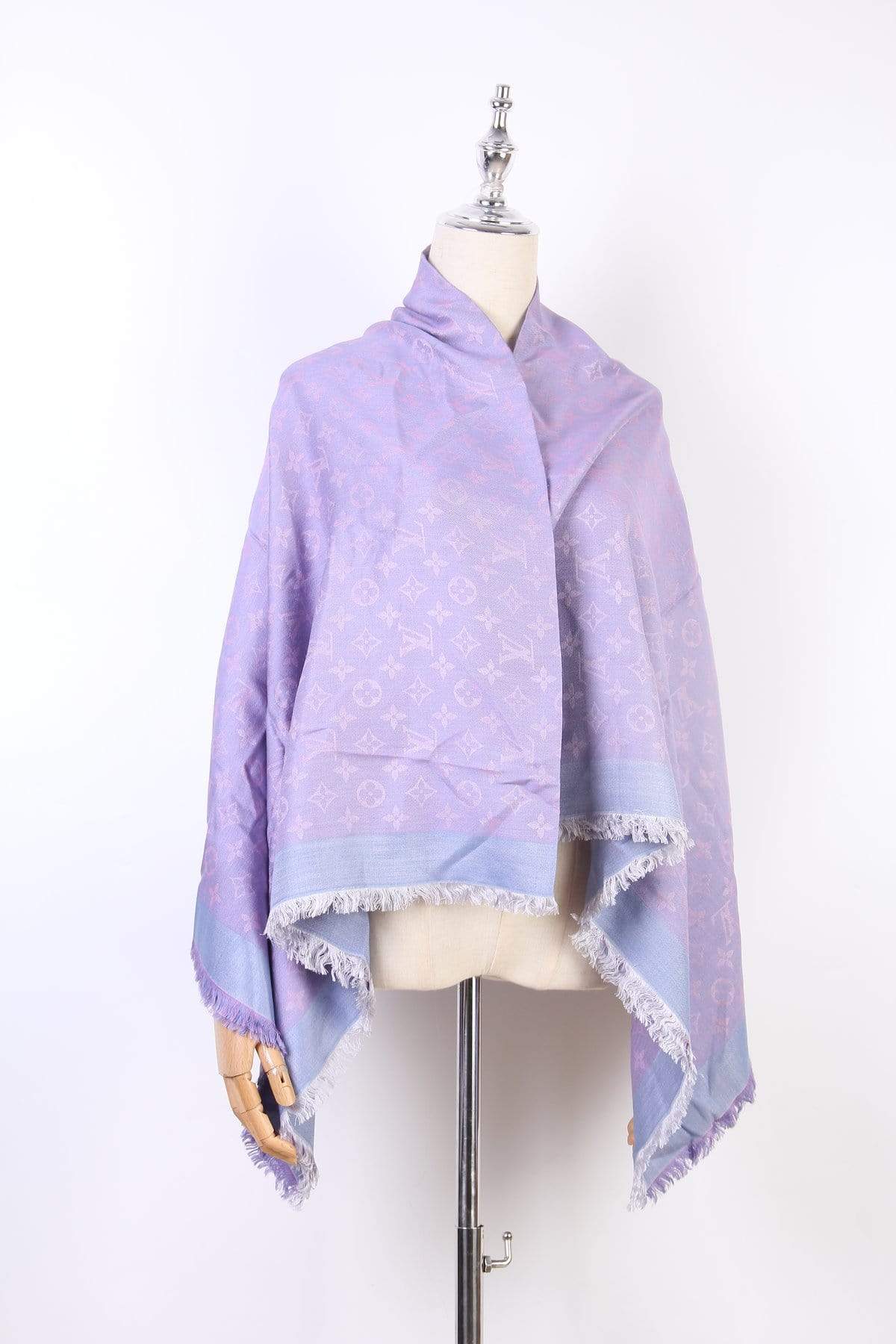 Louis Vuitton Louis Vuitton Monogram Shawl MW2851