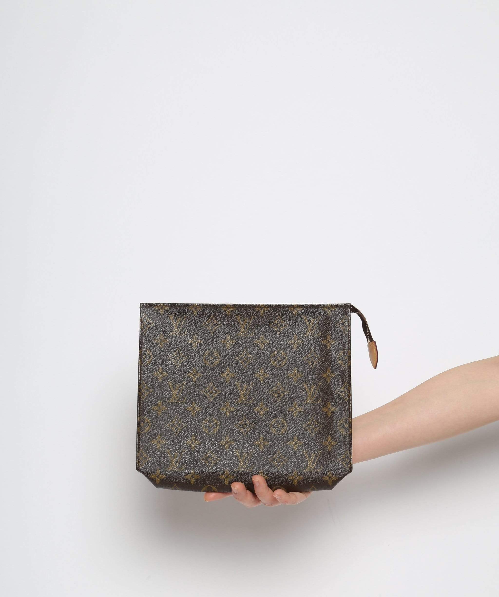 Louis Vuitton Louis Vuitton Monogram Toiletry Pouch 26