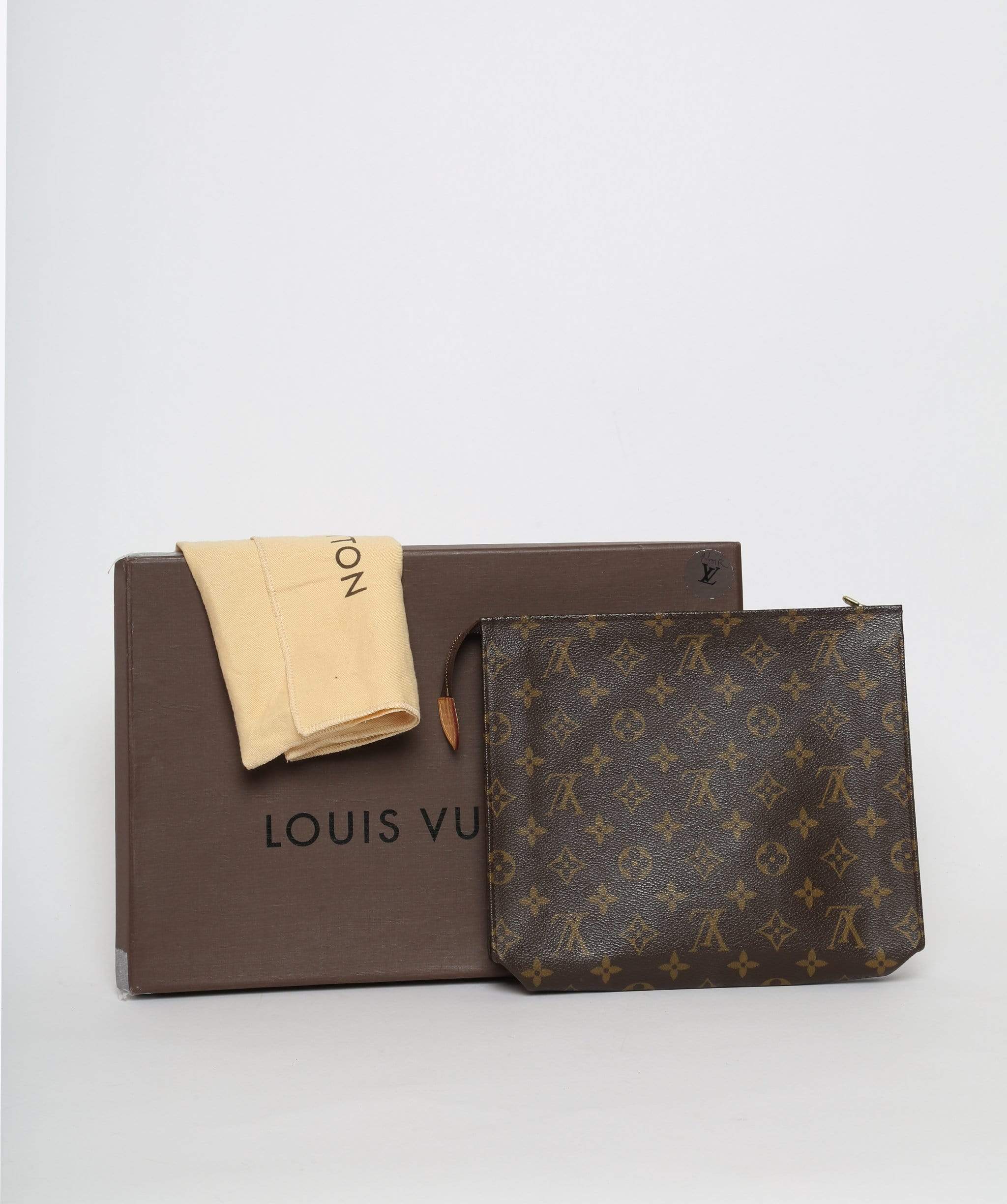 Louis Vuitton Louis Vuitton Monogram Toiletry Pouch 26