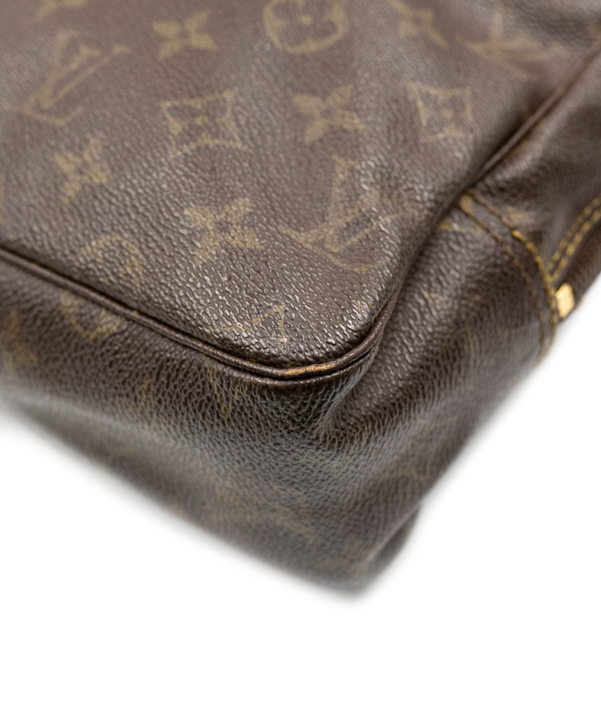 Louis Vuitton LOUIS VUITTON Monogram Trousse Toilette 28 Clutch Bag - AWL3497