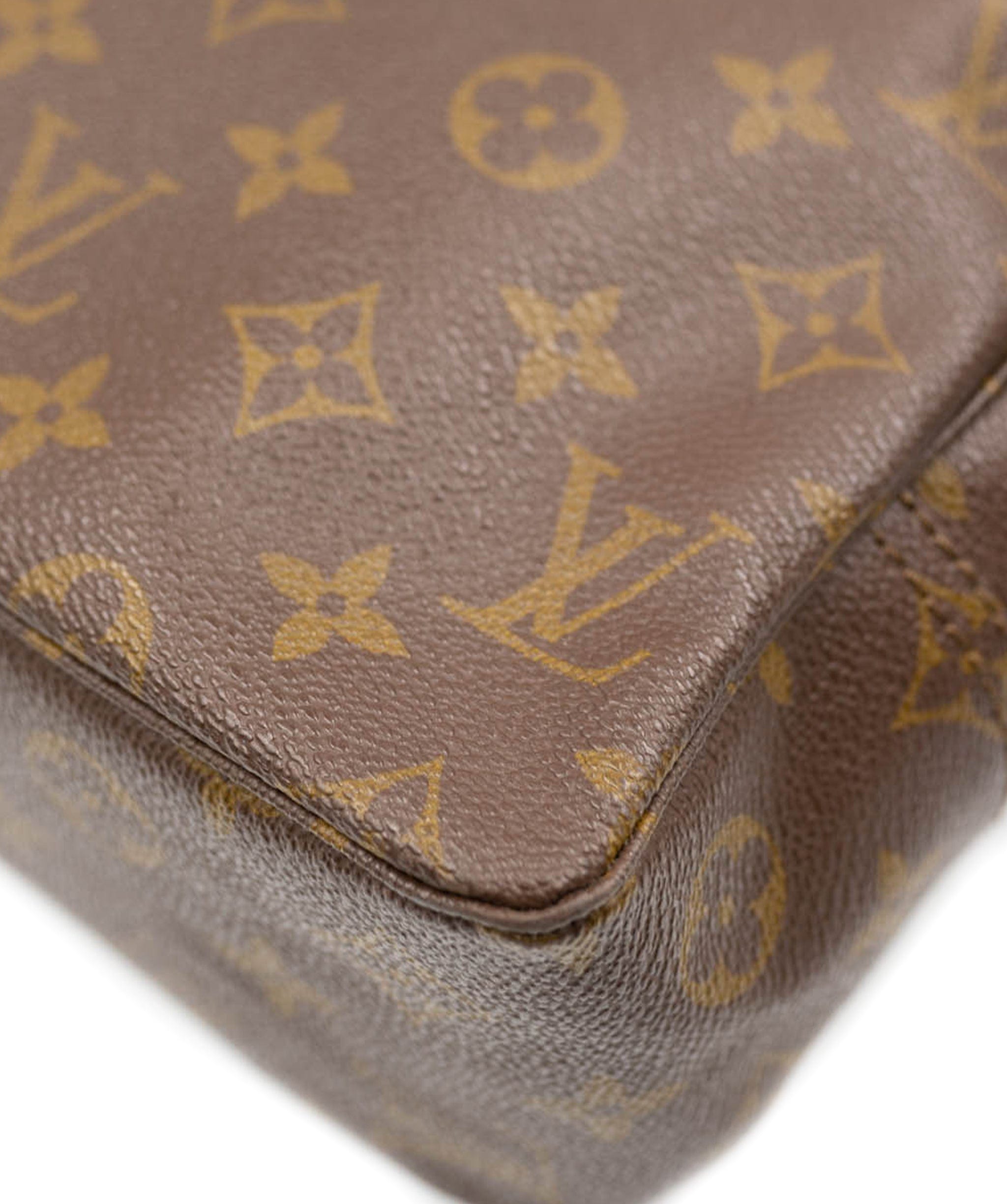 Louis Vuitton LOUIS VUITTON Monogram Trousse Toilette  Bag - AWL3645