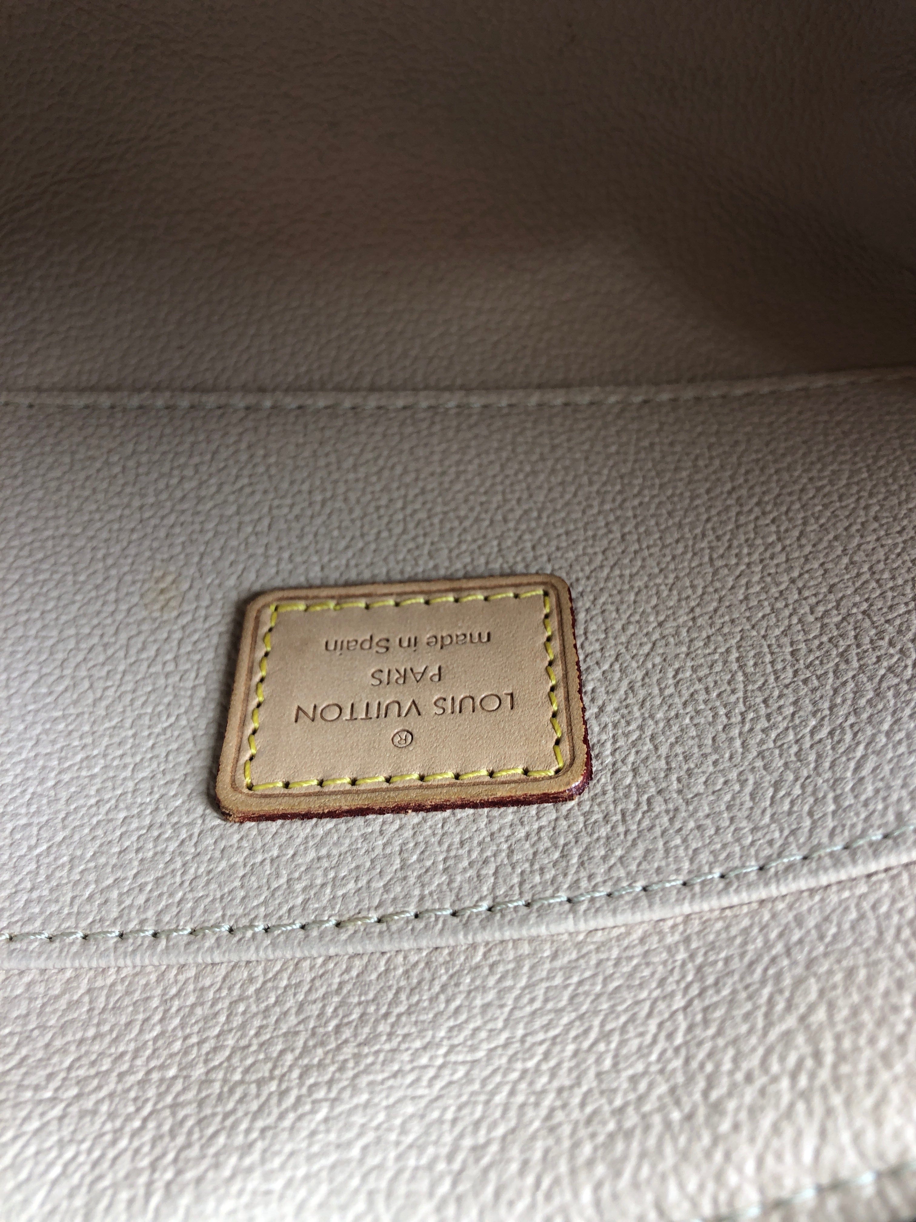 Louis Vuitton Pochette Cosmetics PXL1997