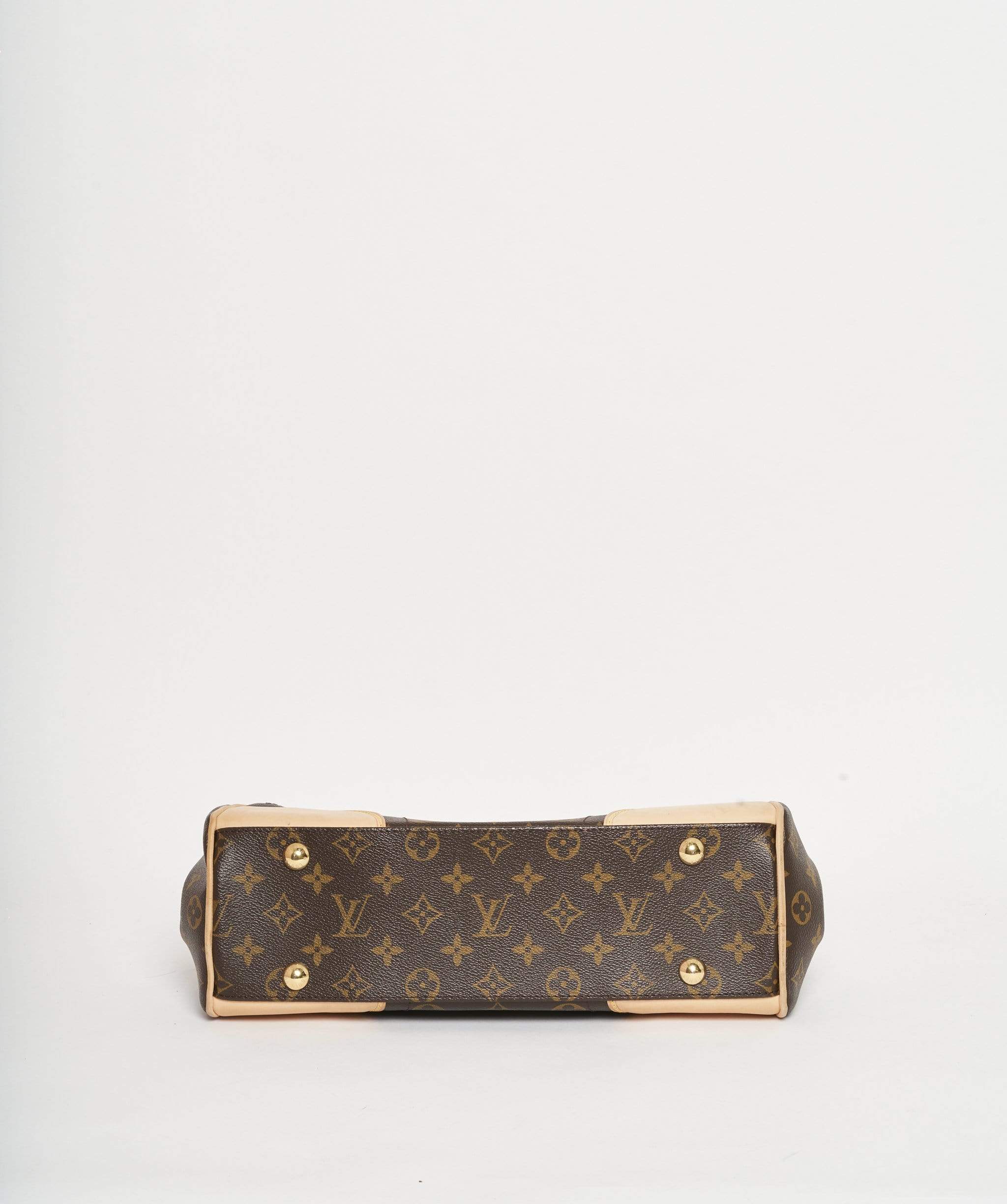 Louis Vuitton Louis Vuitton Beverly MM in Monogram Vachette