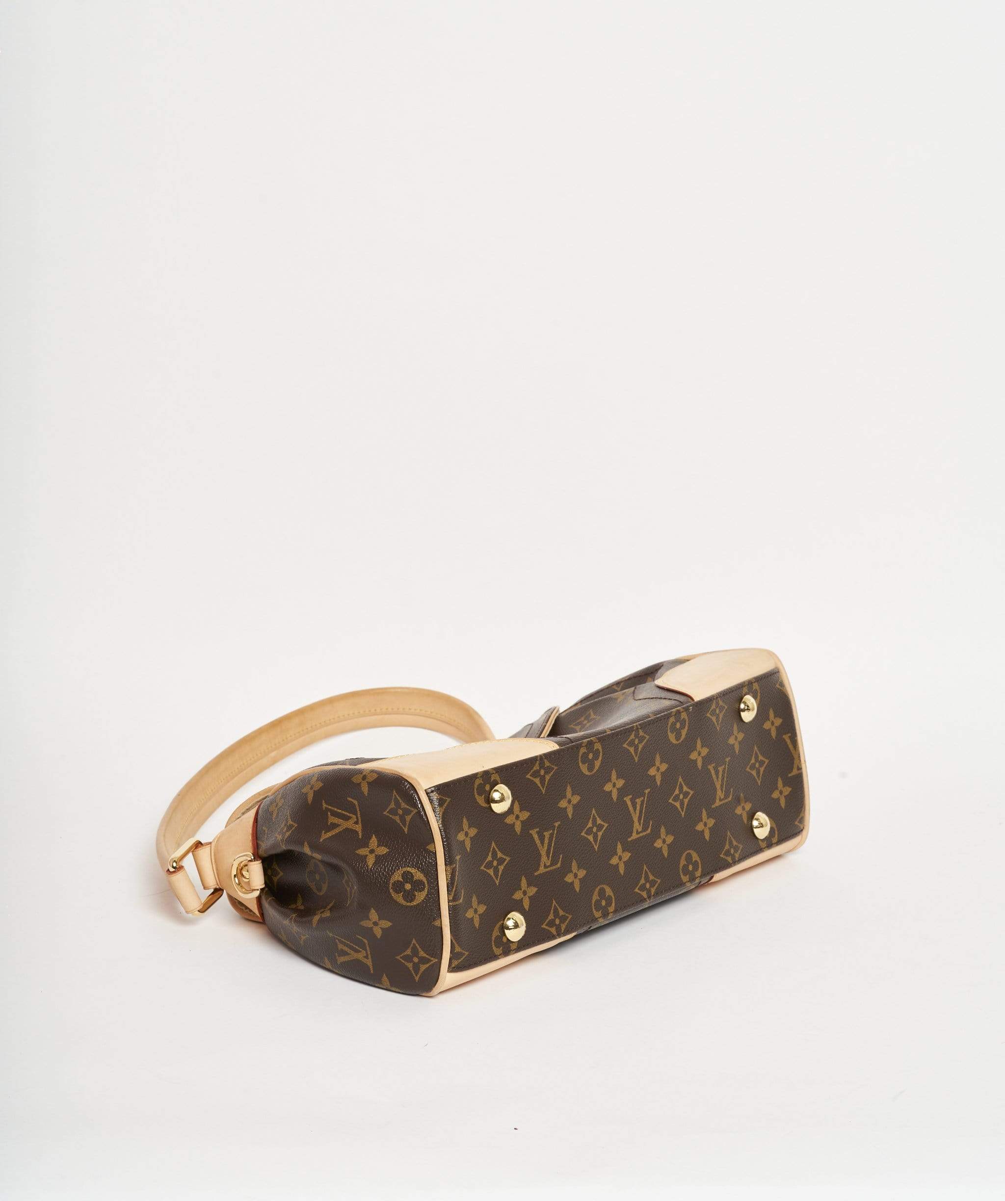 Louis Vuitton Louis Vuitton Beverly MM in Monogram Vachette