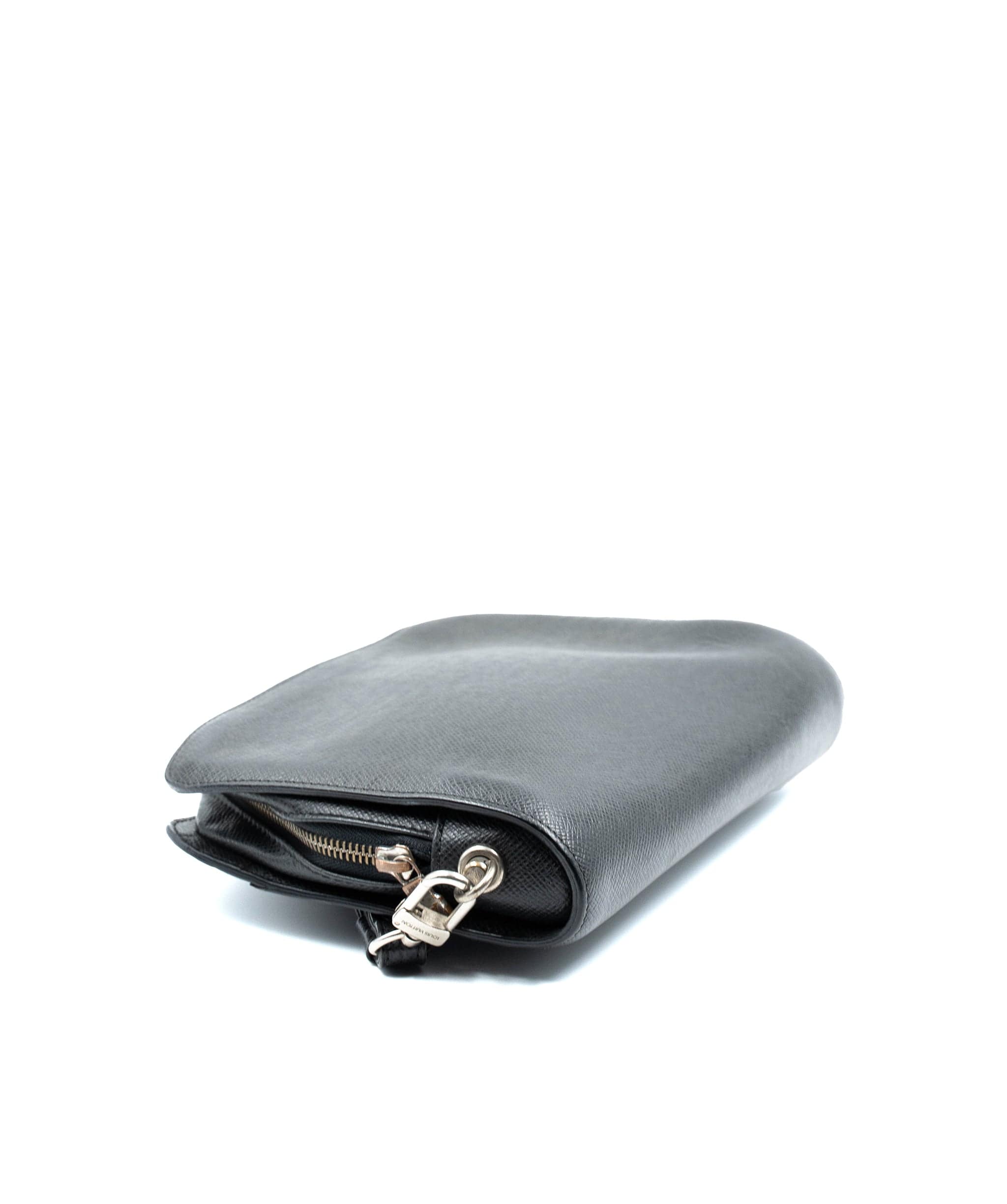 Louis Vuitton Louis Vuitton Black Epi Leather Wristlet Pouch - AGL2124