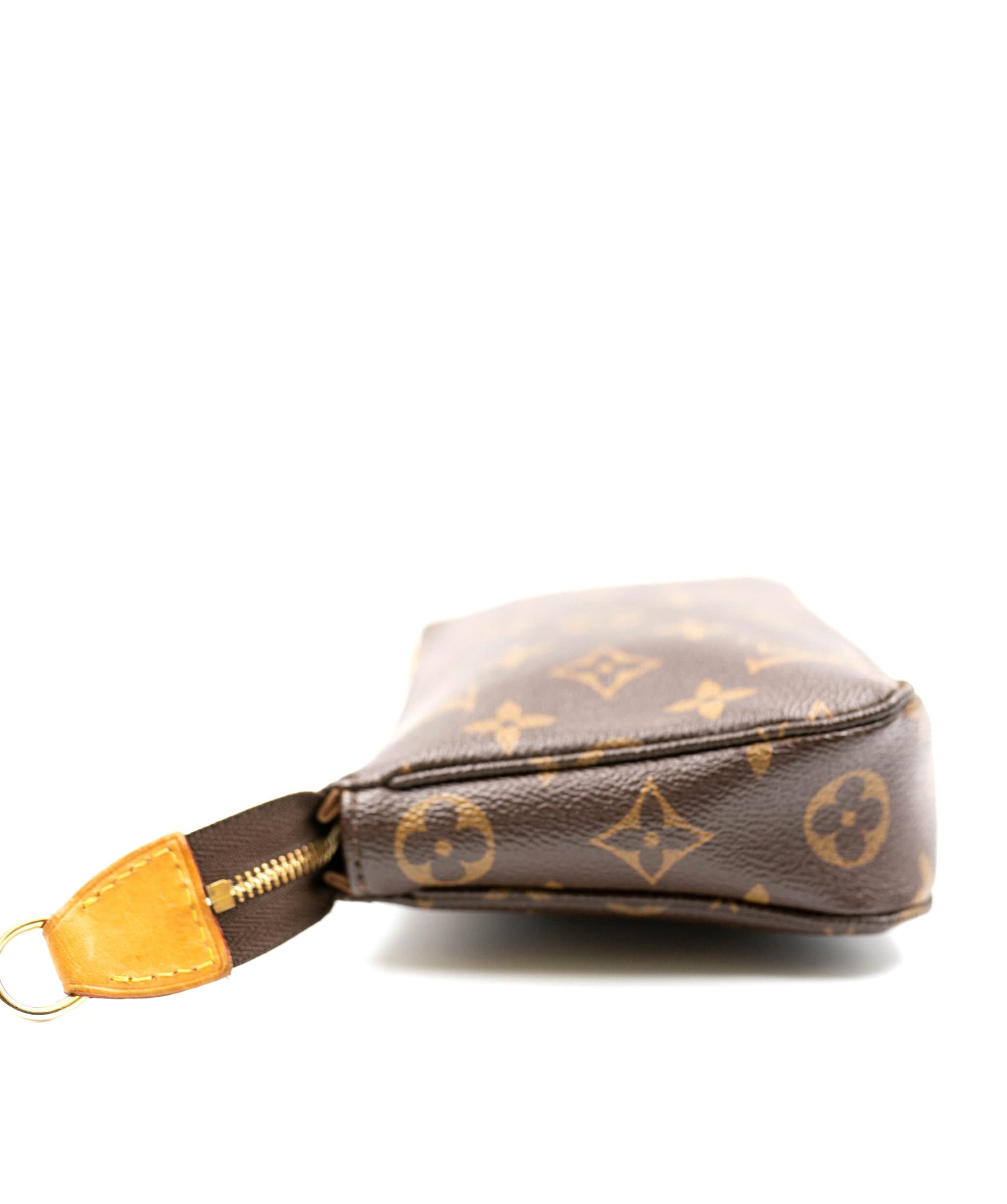 Louis Vuitton Louis Vuitton canvas monogramm pochette bag with long shoulder strap - AGL2120