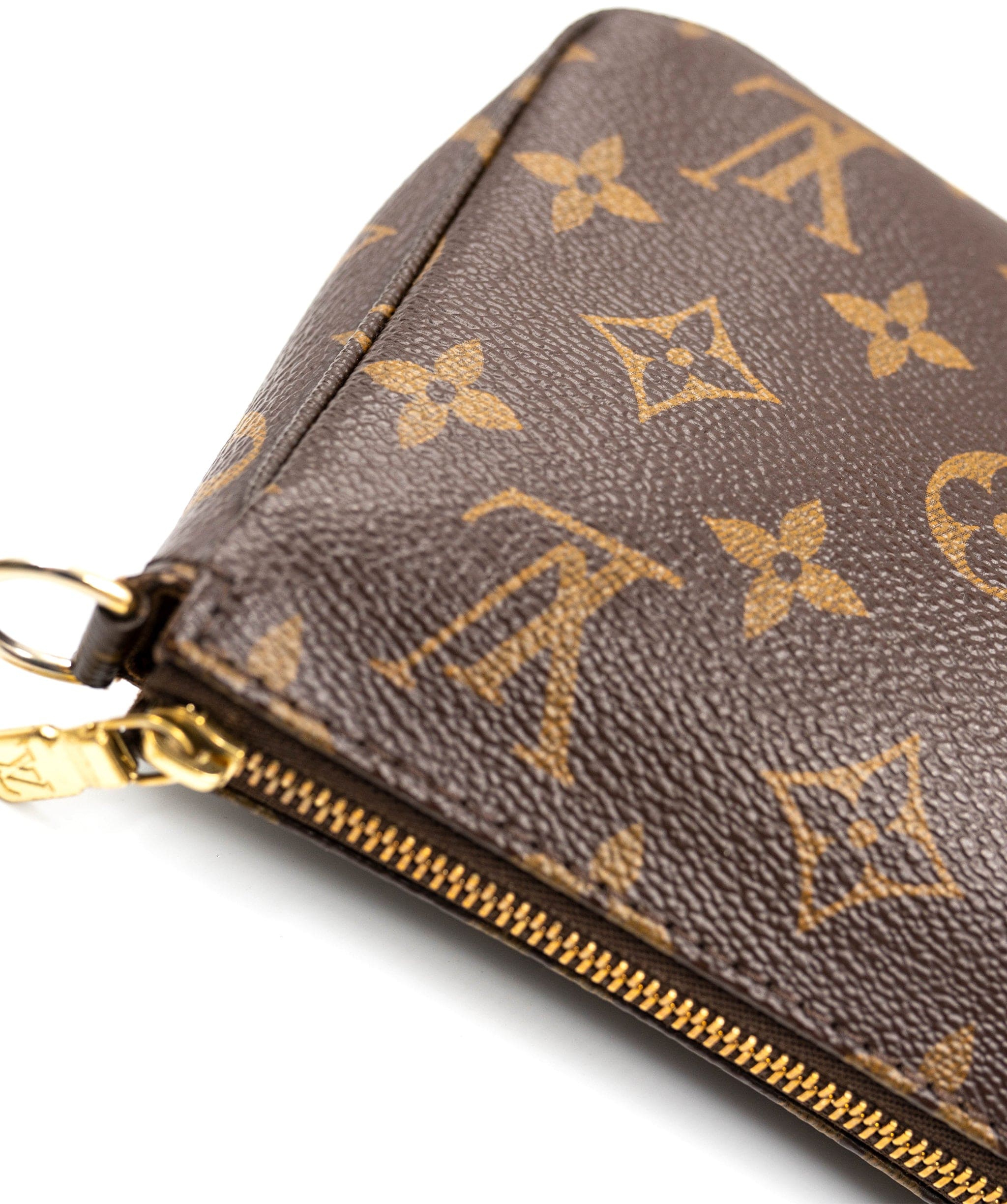 Louis Vuitton Louis Vuitton canvas monogramm pochette bag with long shoulder strap - AGL2120