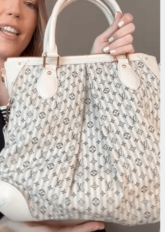 Louis Vuitton Louis Vuitton Creme tote Bag  - AGL2067