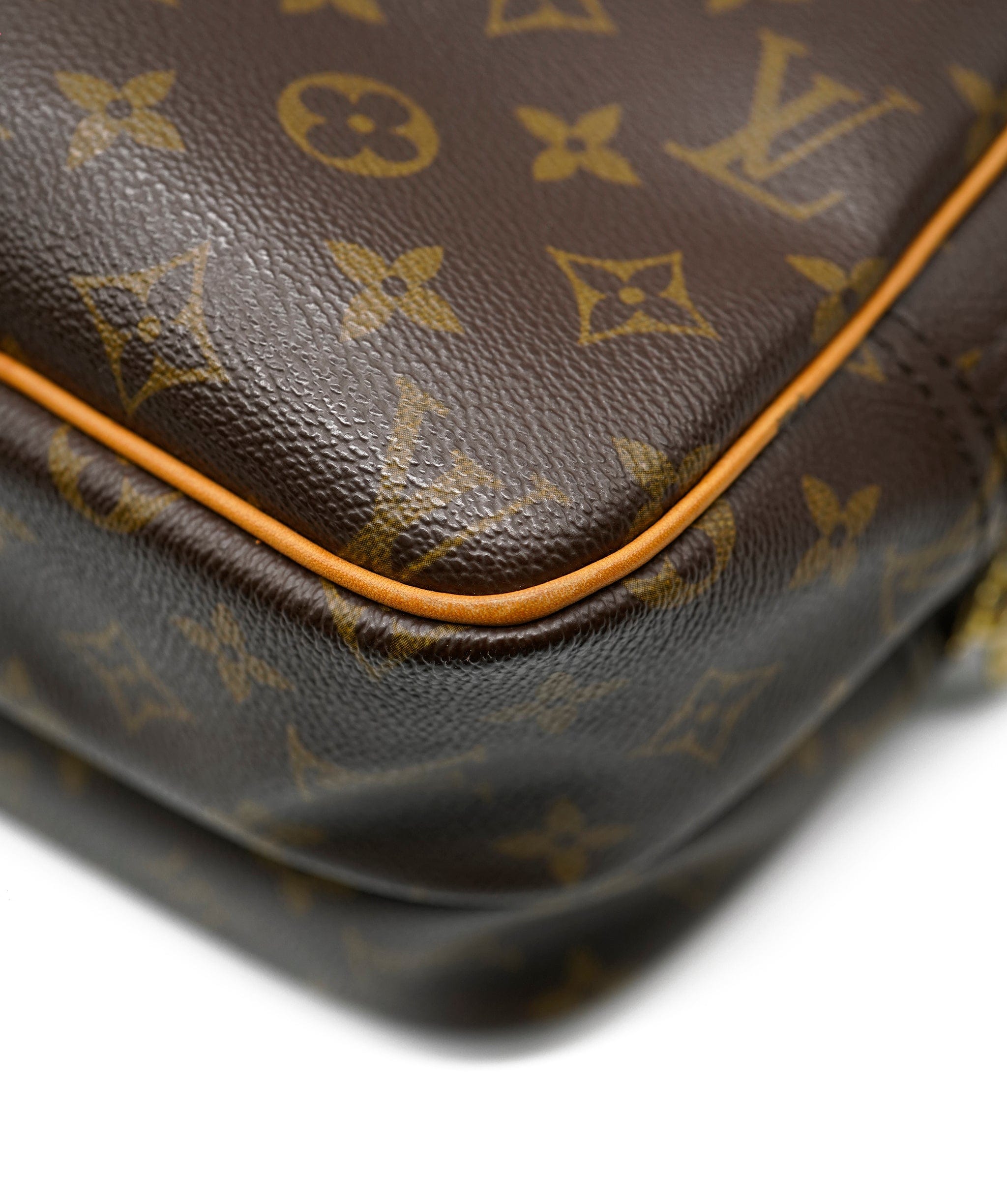 Louis Vuitton Louis Vuitton crossbody monogram bag  ADL1020