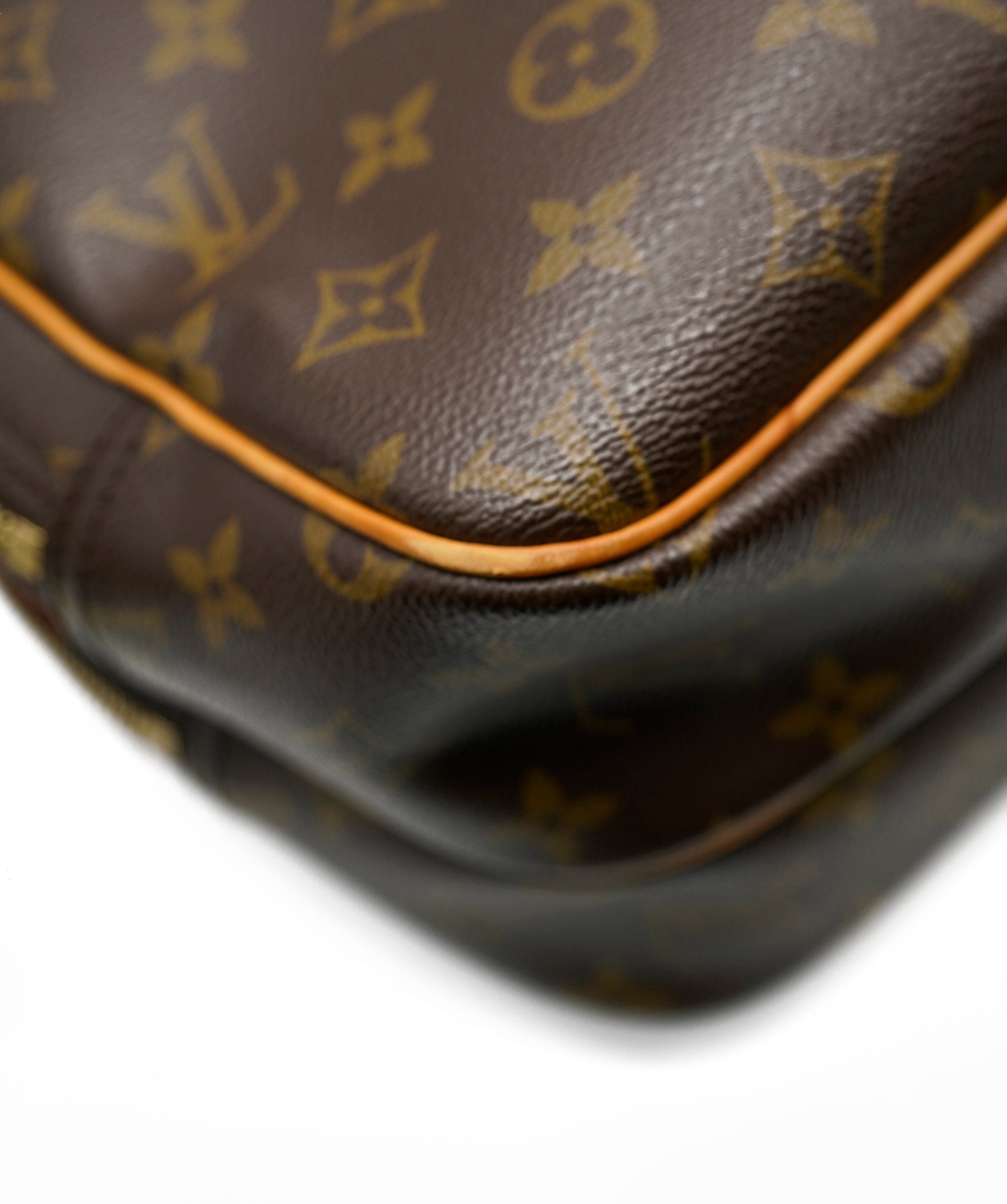 Louis Vuitton Louis Vuitton crossbody monogram bag  ADL1020