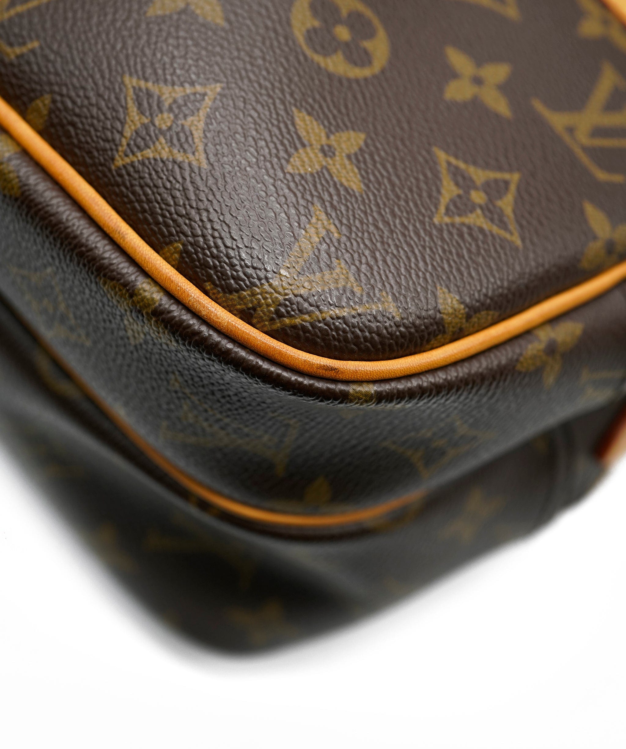 Louis Vuitton Louis Vuitton crossbody monogram bag  ADL1020