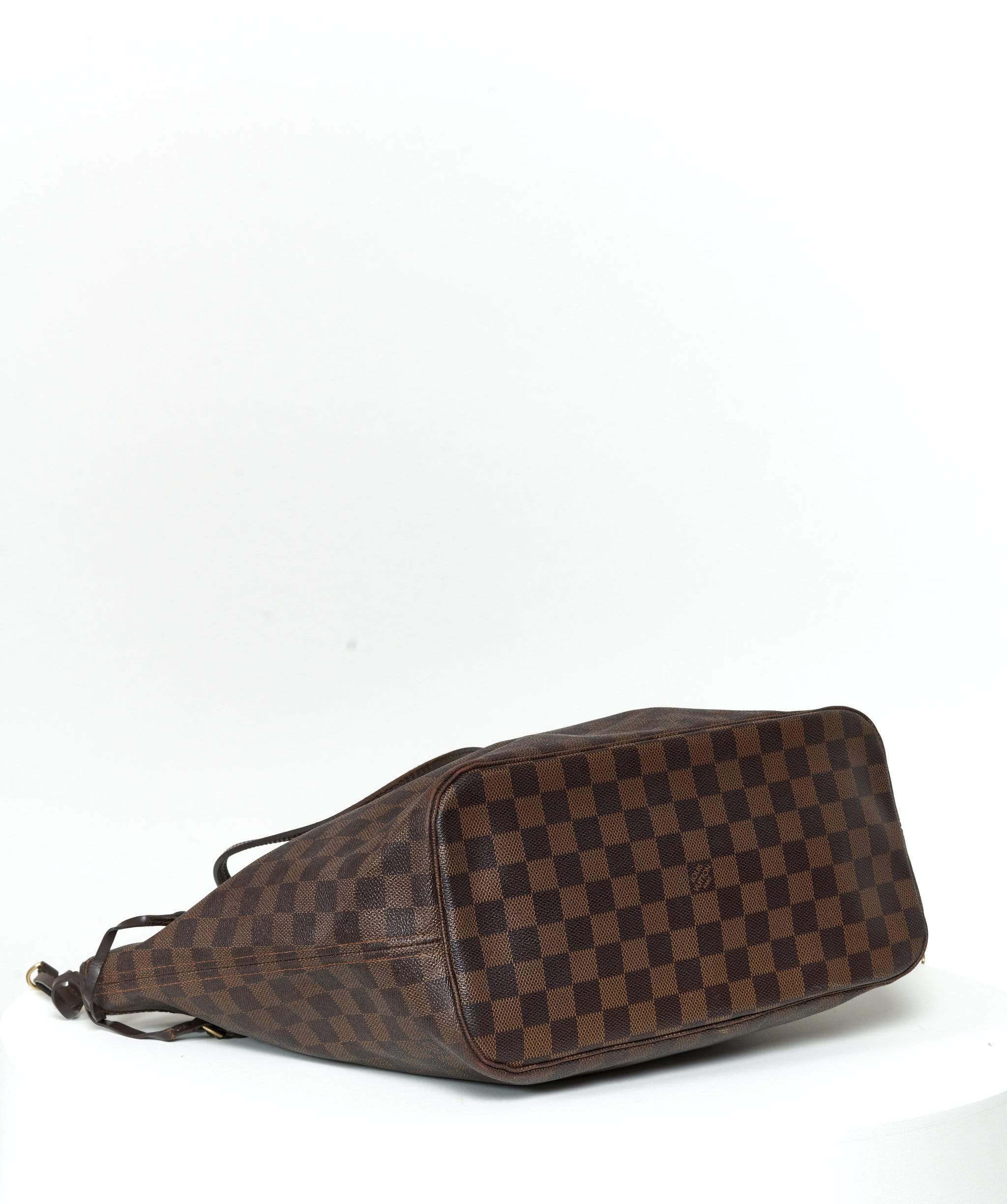 Louis Vuitton Louis Vuitton Damier Ebene Neverfull MM