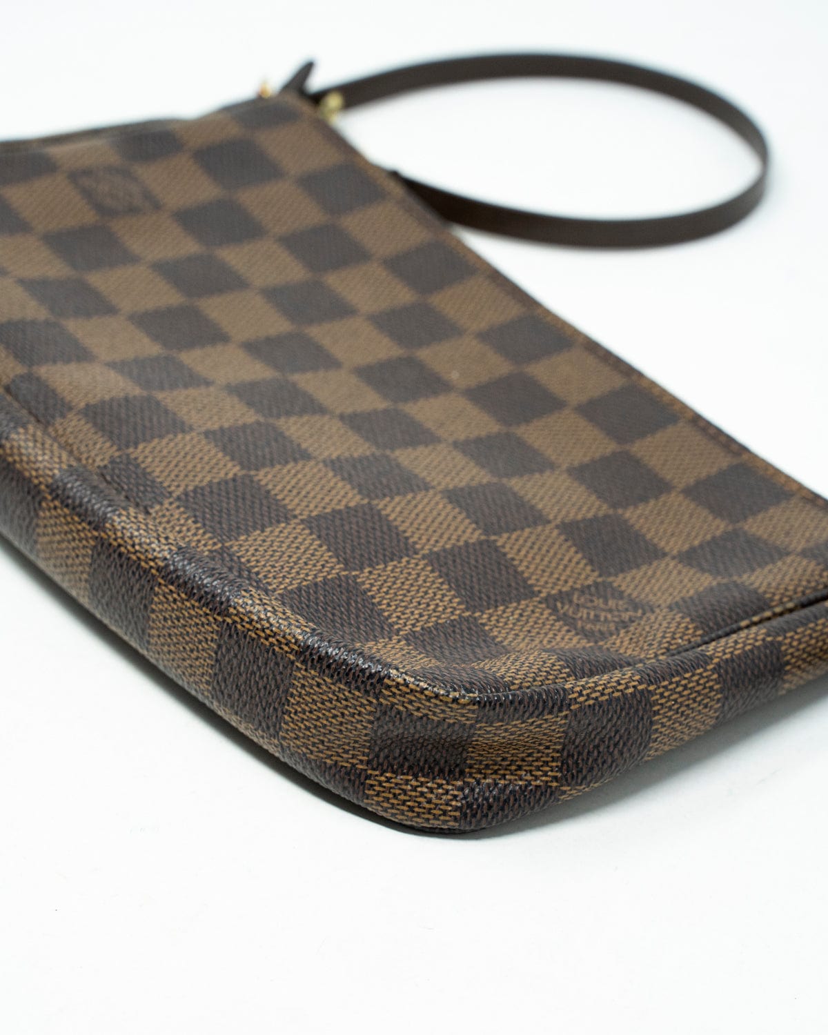 Louis Vuitton Louis Vuitton Damier Ebene Pochette Accessoires - AWL2206