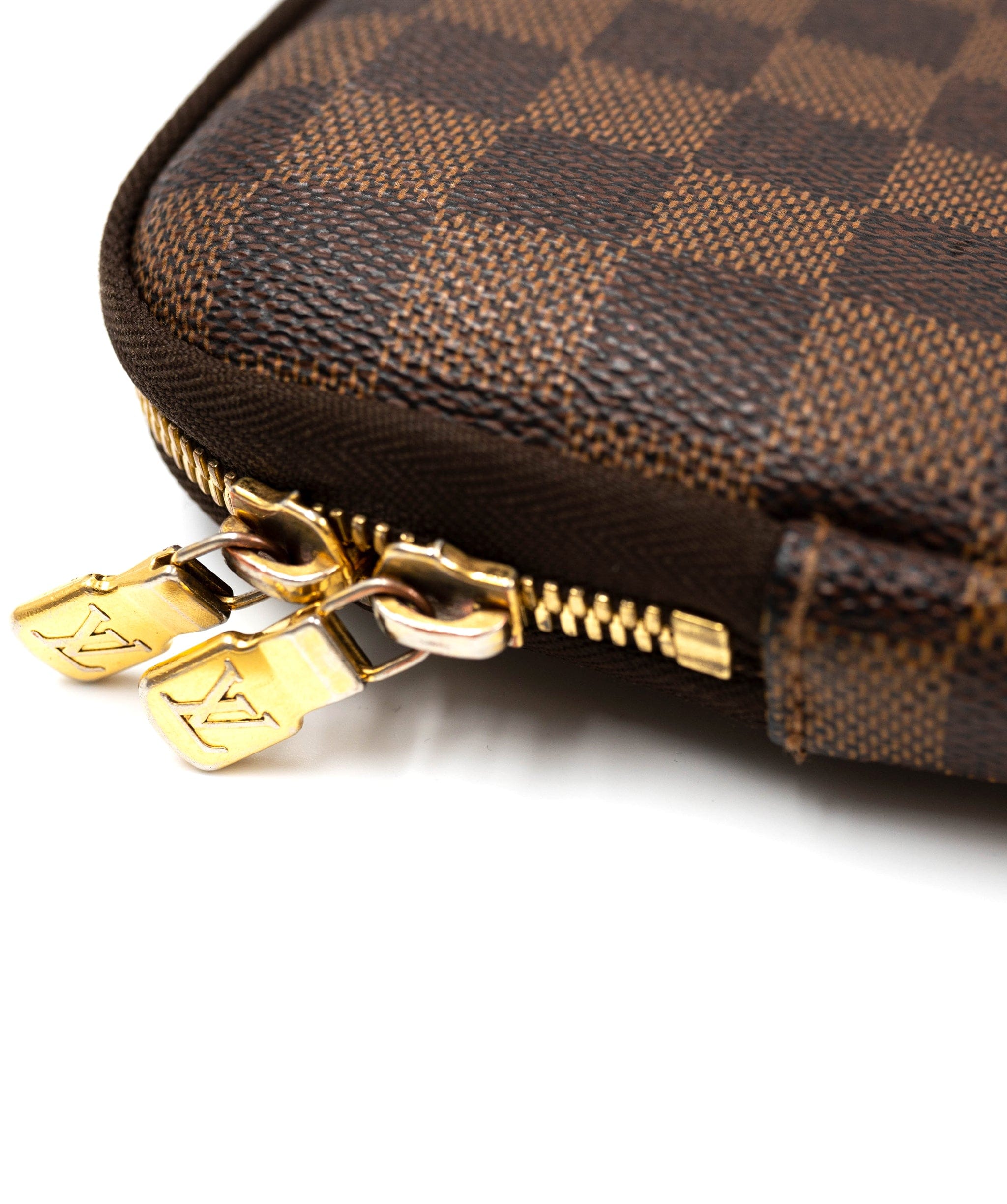 Louis Vuitton Louis Vuitton Damier Laptop Case - AWL2990