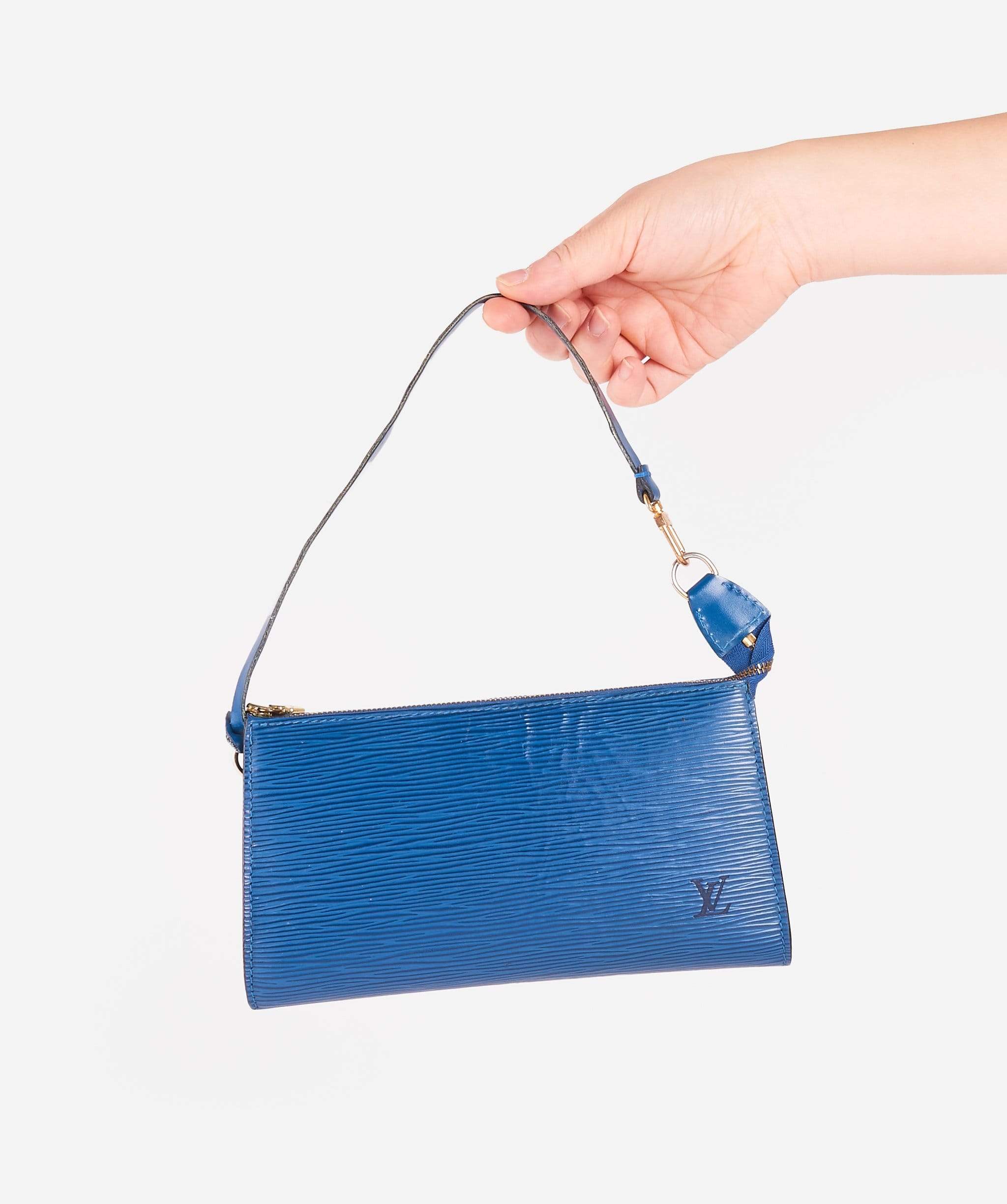 Louis Vuitton LOUIS VUITTON Epi Toledo Blue Pochette AR0954