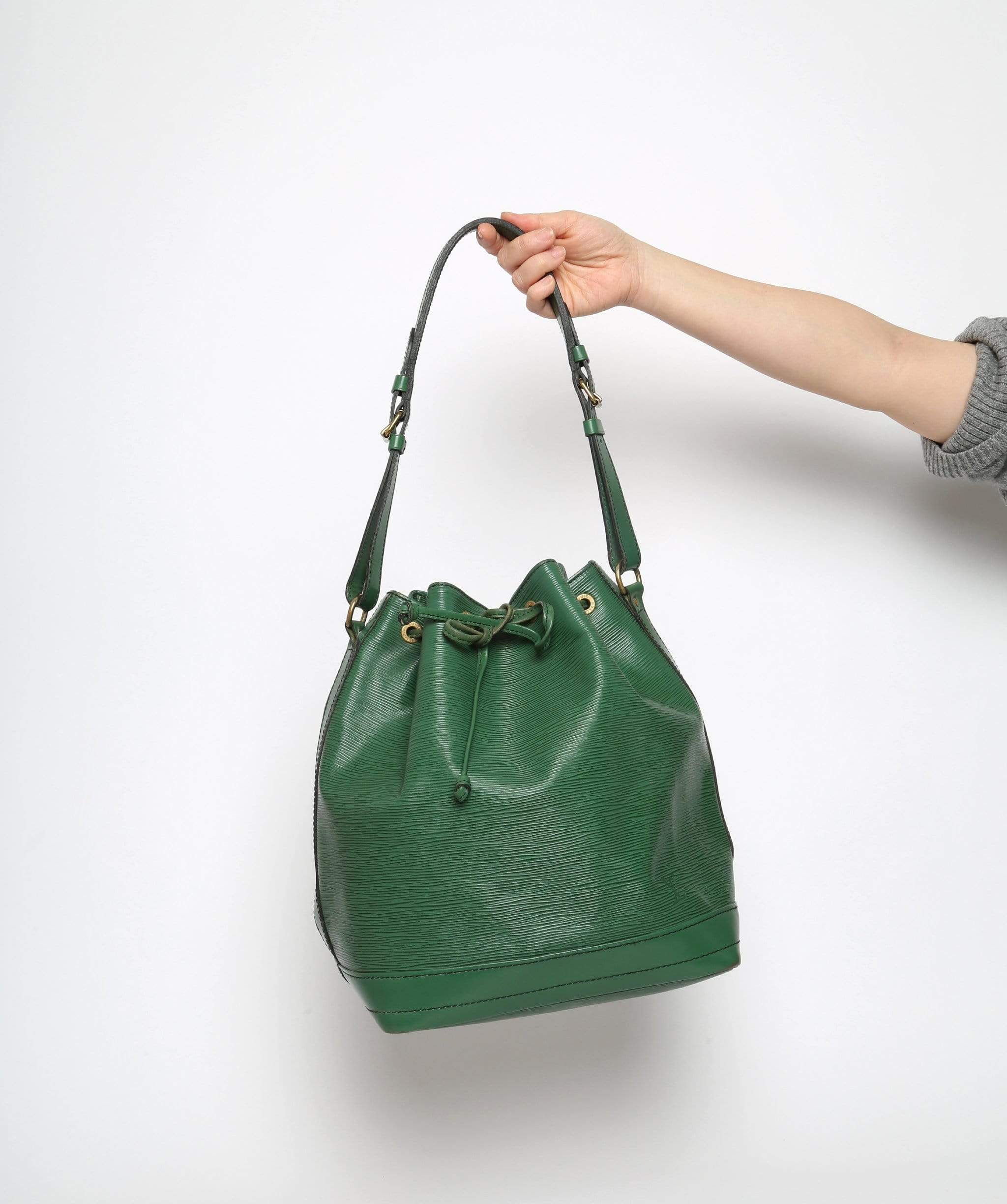 Louis Vuitton Louis Vuitton Green Epi Noe Green Bucket shoulder bag