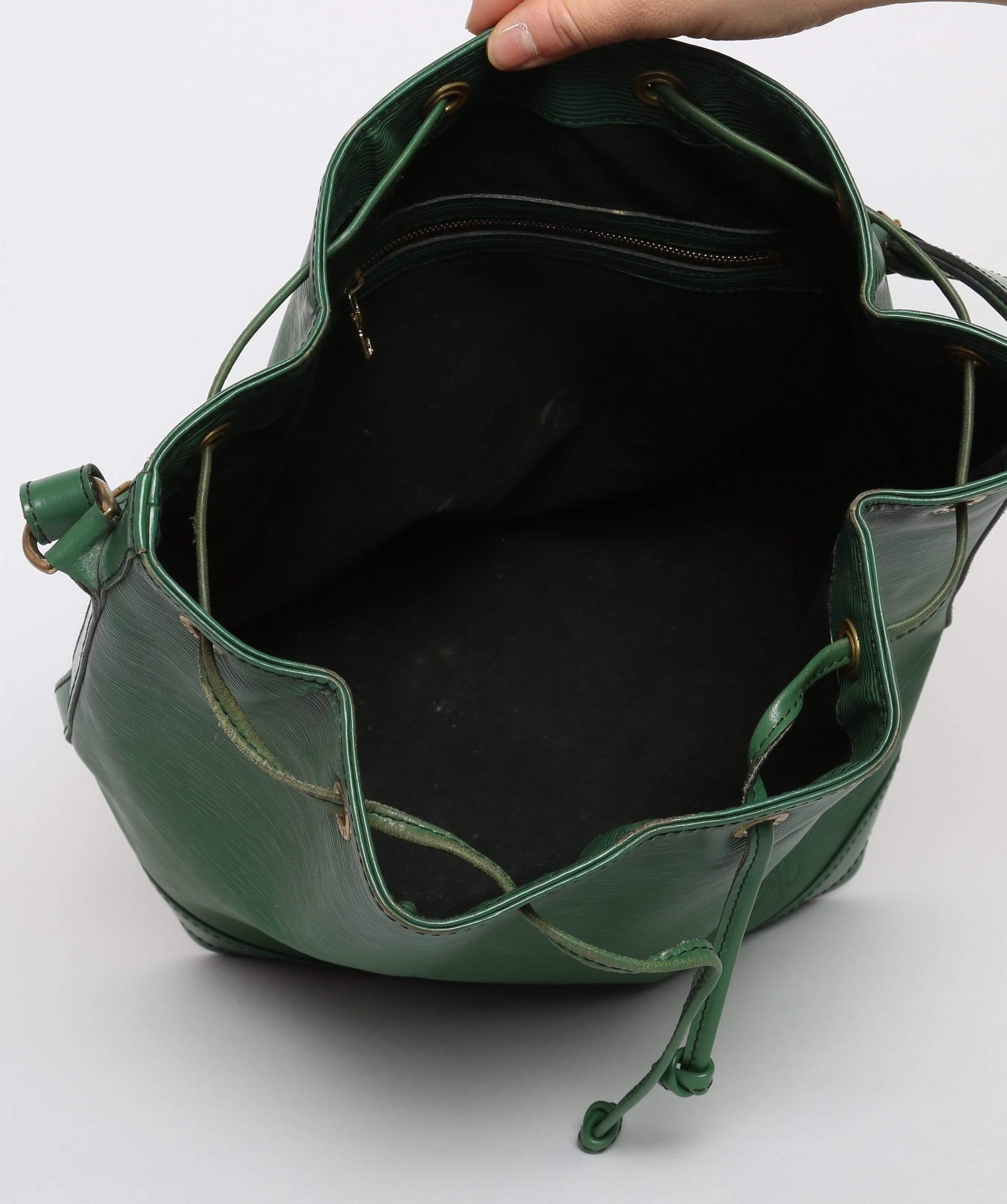 Louis Vuitton Louis Vuitton Green Epi Noe Green Bucket shoulder bag