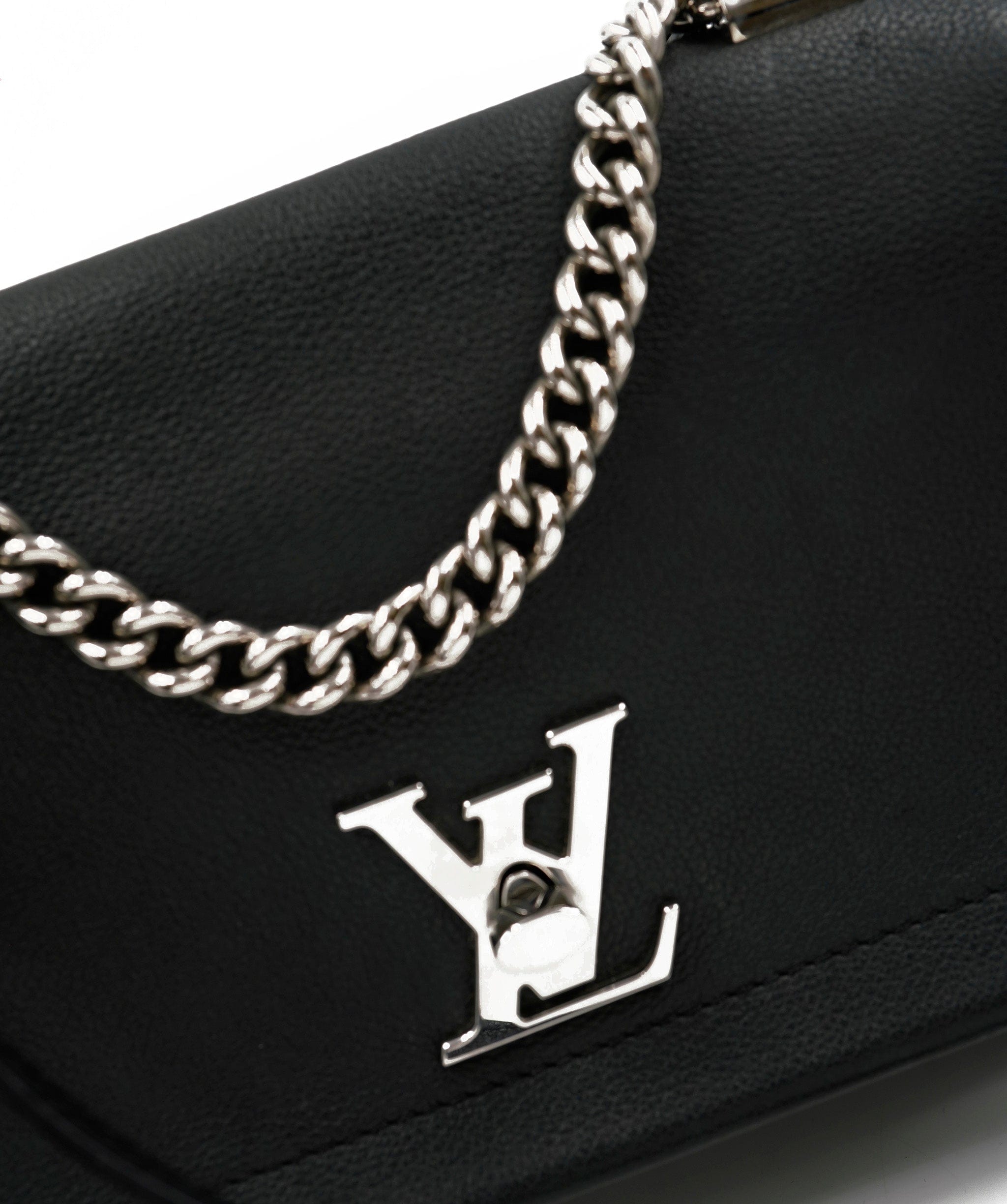 Louis Vuitton Louis Vuitton Lockme Black Leather Bag SHW - AGL2008