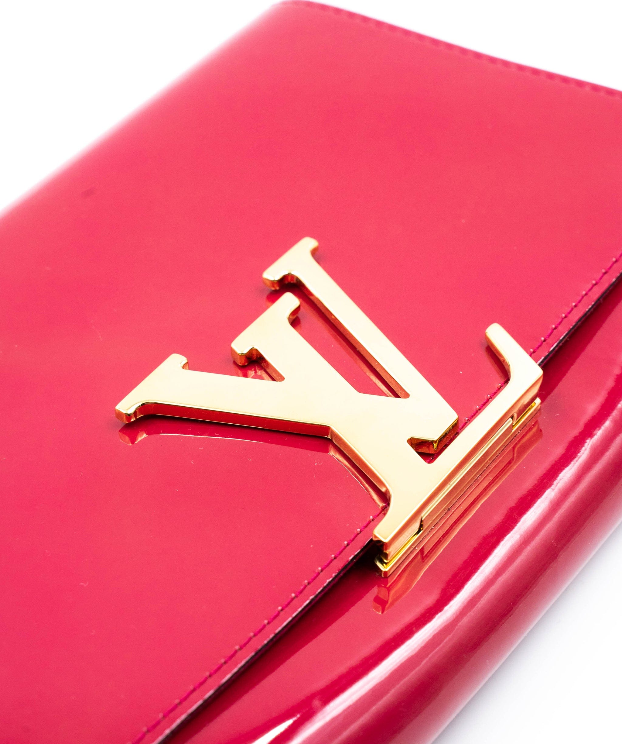 Louis Vuitton Louis Vuitton Louise patent leather clutch bag in indian rose - AJL0005