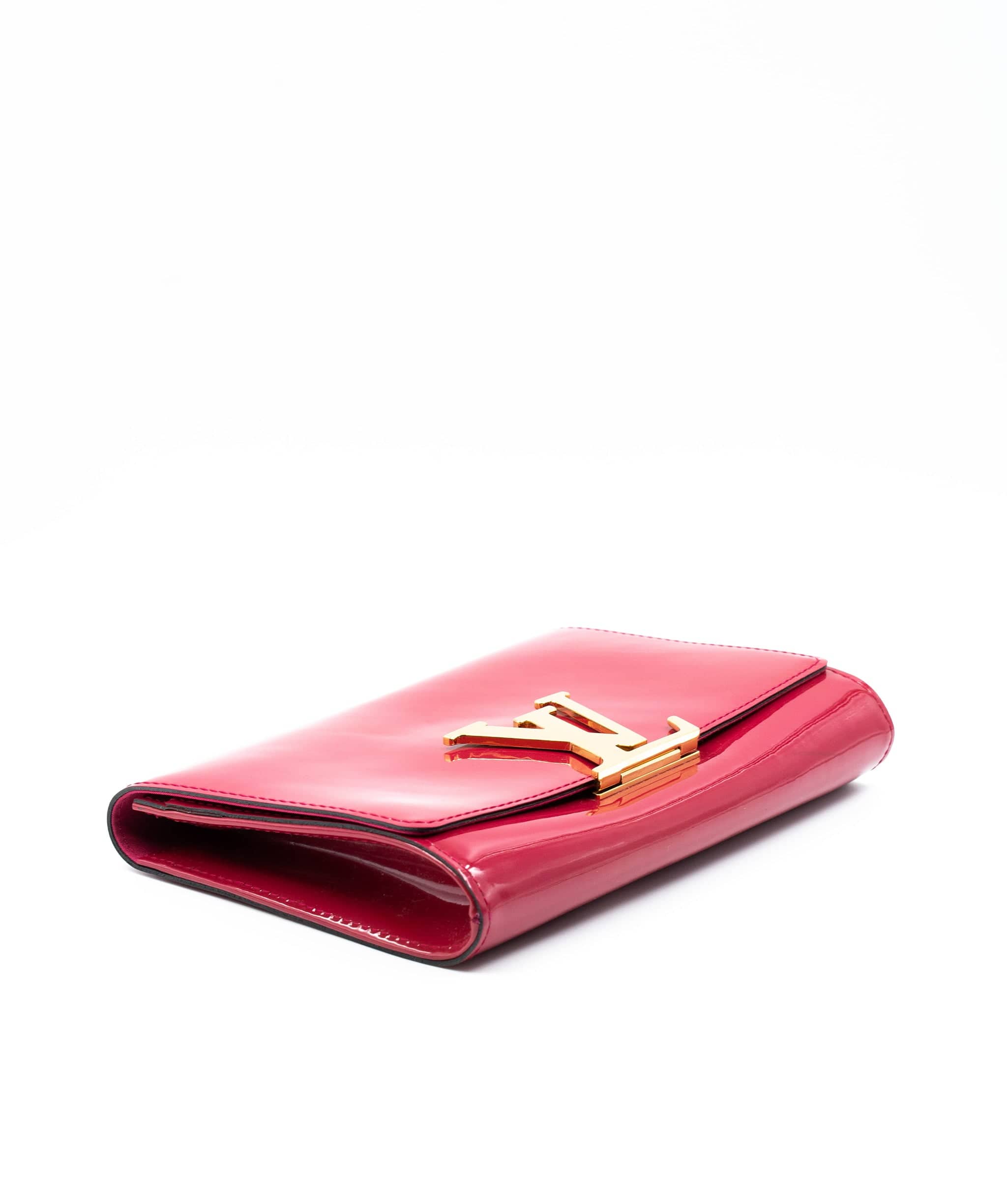 Louis Vuitton Louis Vuitton Louise patent leather clutch bag in indian rose - AJL0005