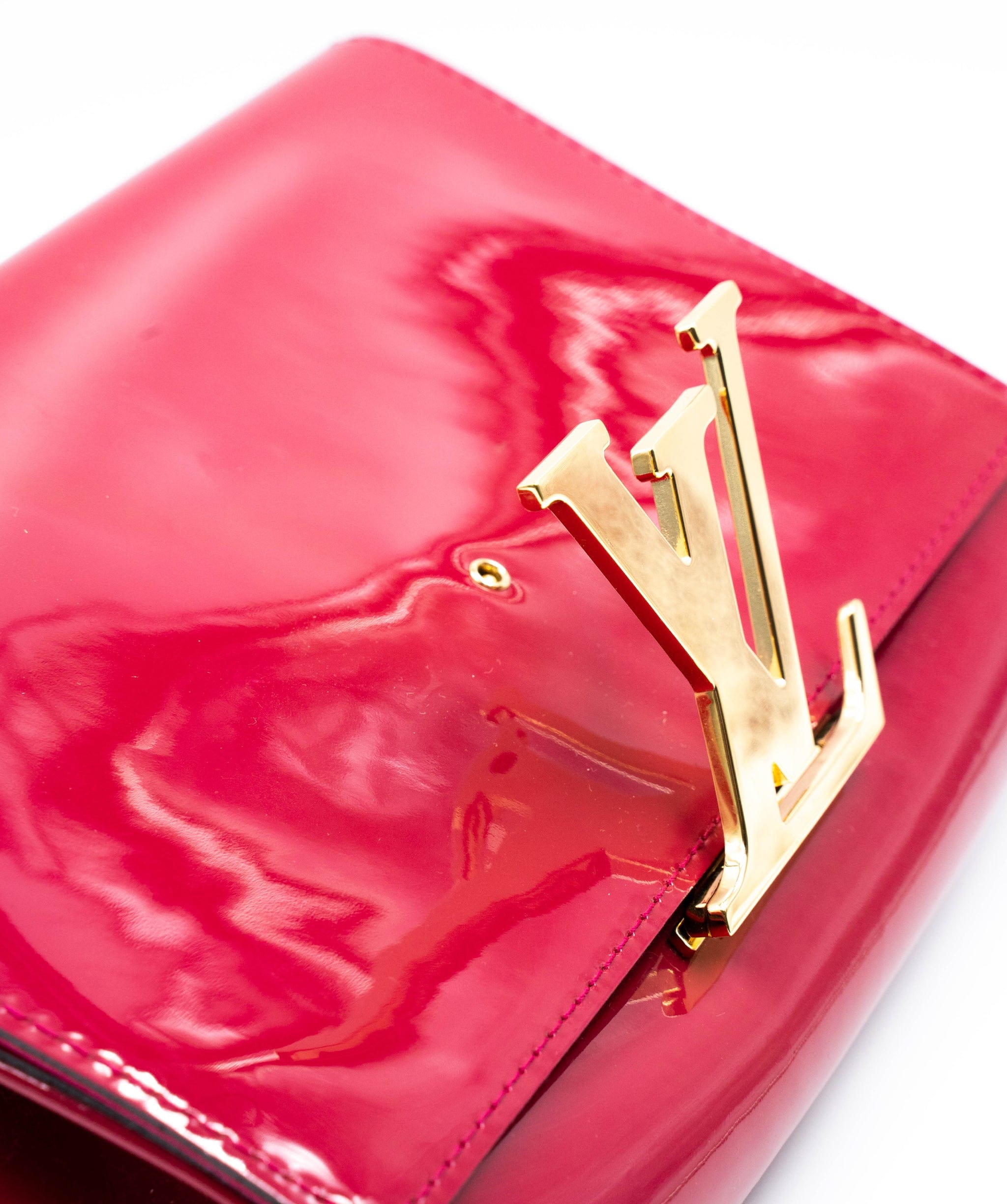 Louis Vuitton Louis Vuitton Louise patent leather clutch bag in indian rose - AJL0005