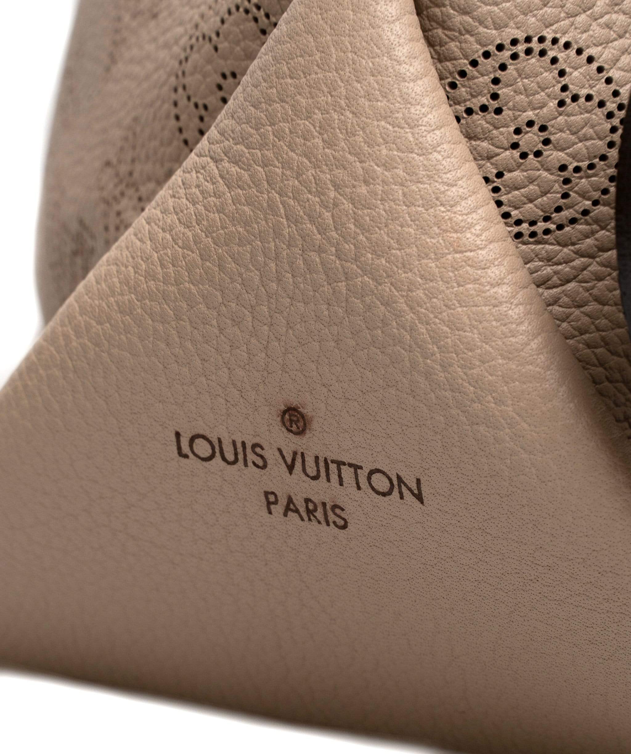 Louis Vuitton Louis Vuitton Mahina Taupe Hobo bag - ADL1284