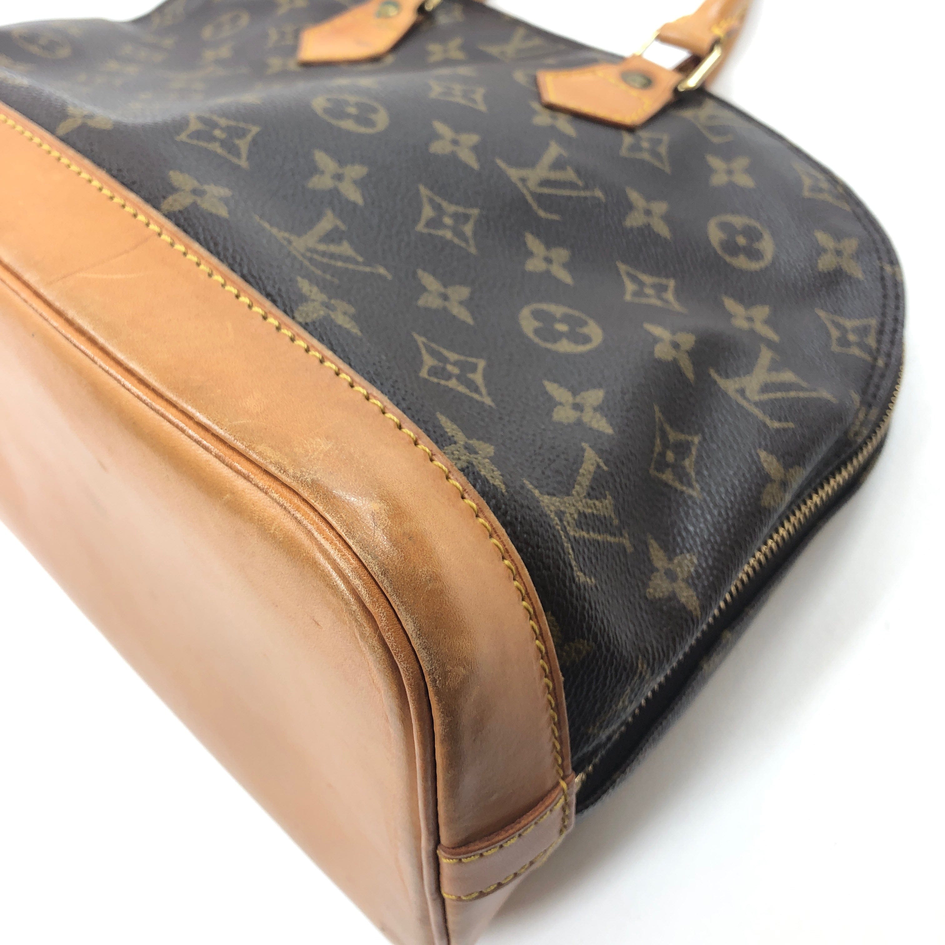 Louis Vuitton Louis Vuitton Monogram Alma Handbag 4314187