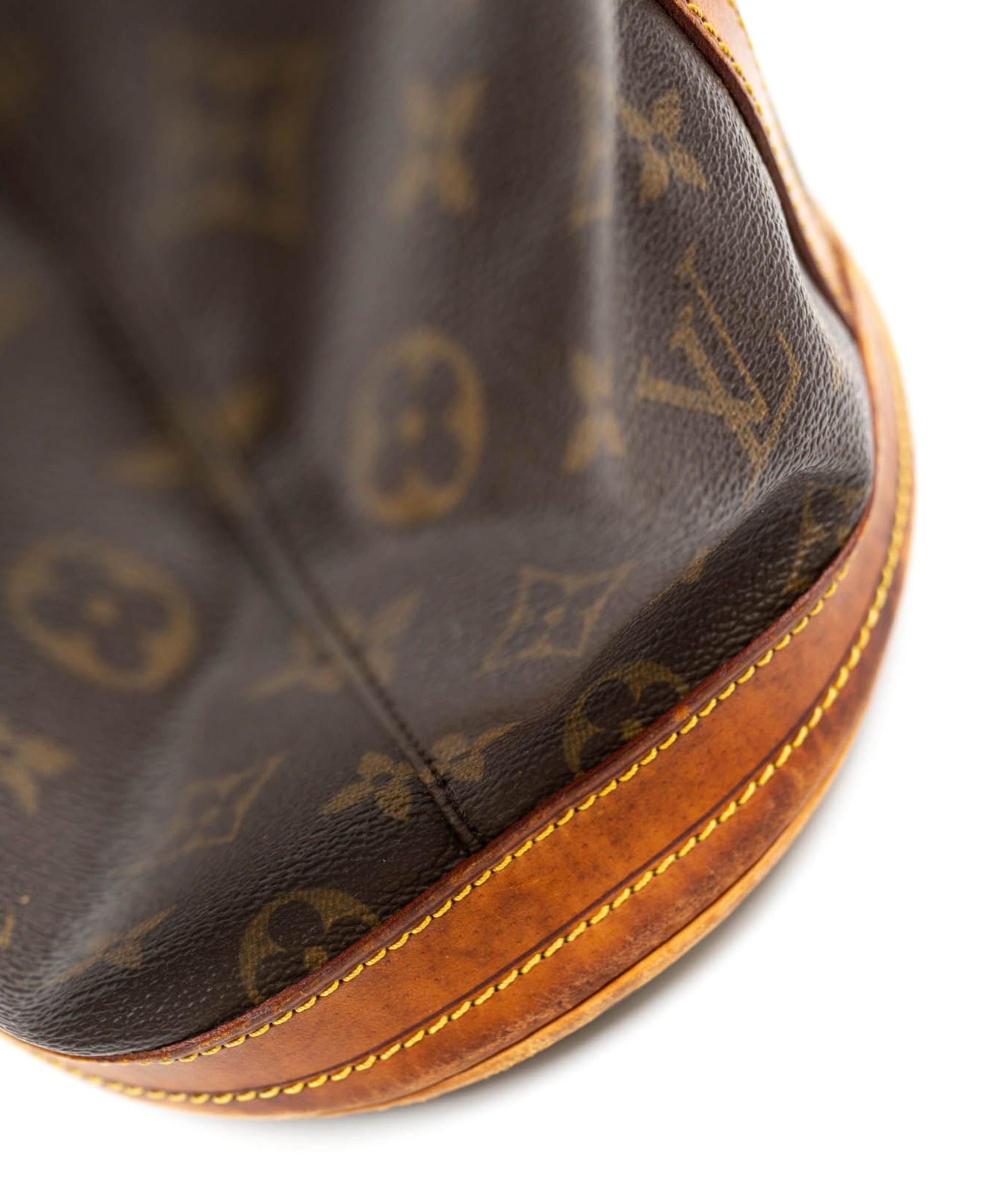 Louis Vuitton Louis Vuitton monogram bucket bag GM AJL0050