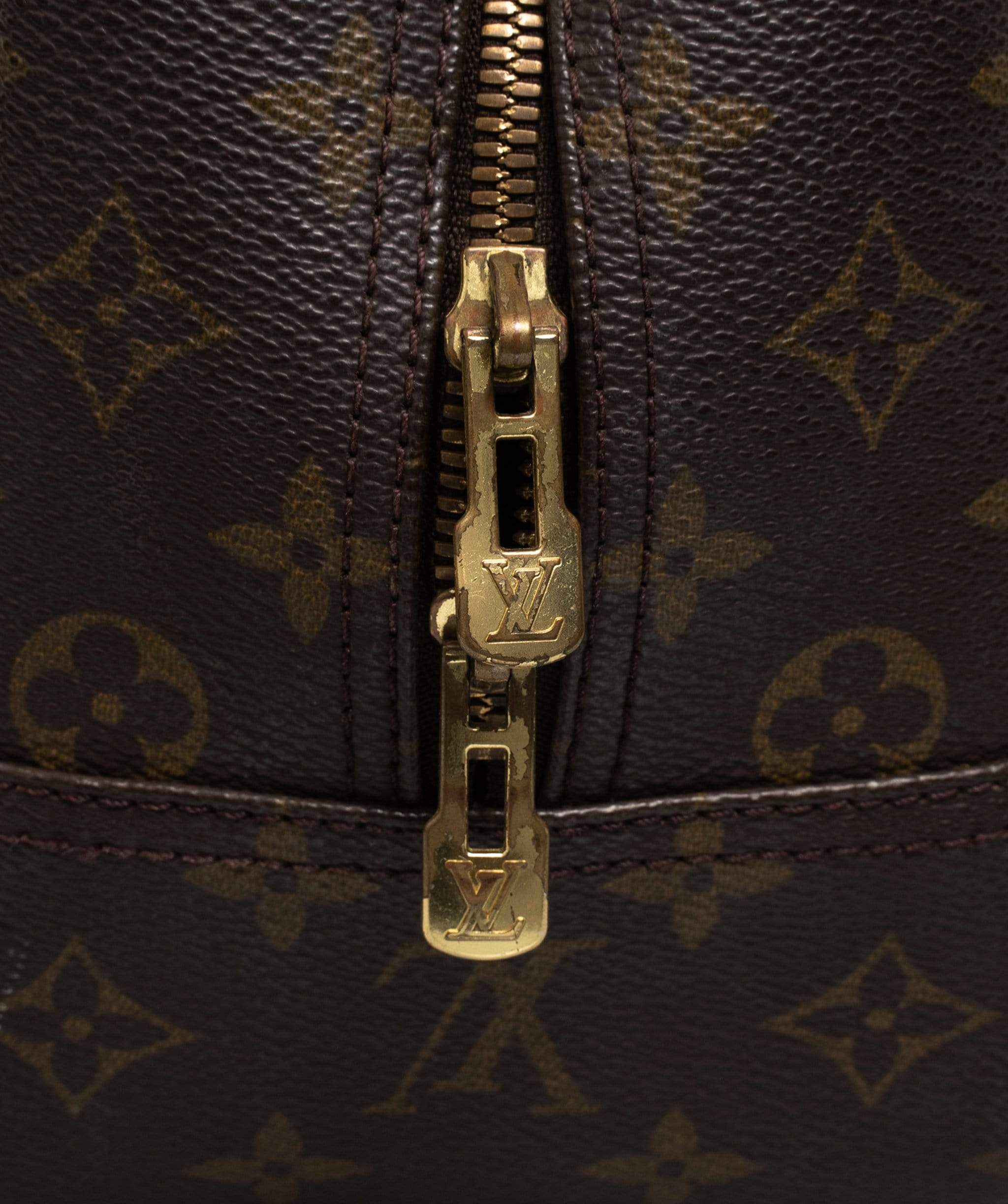 Louis Vuitton Louis Vuitton Monogram Deauville Bag MW2234