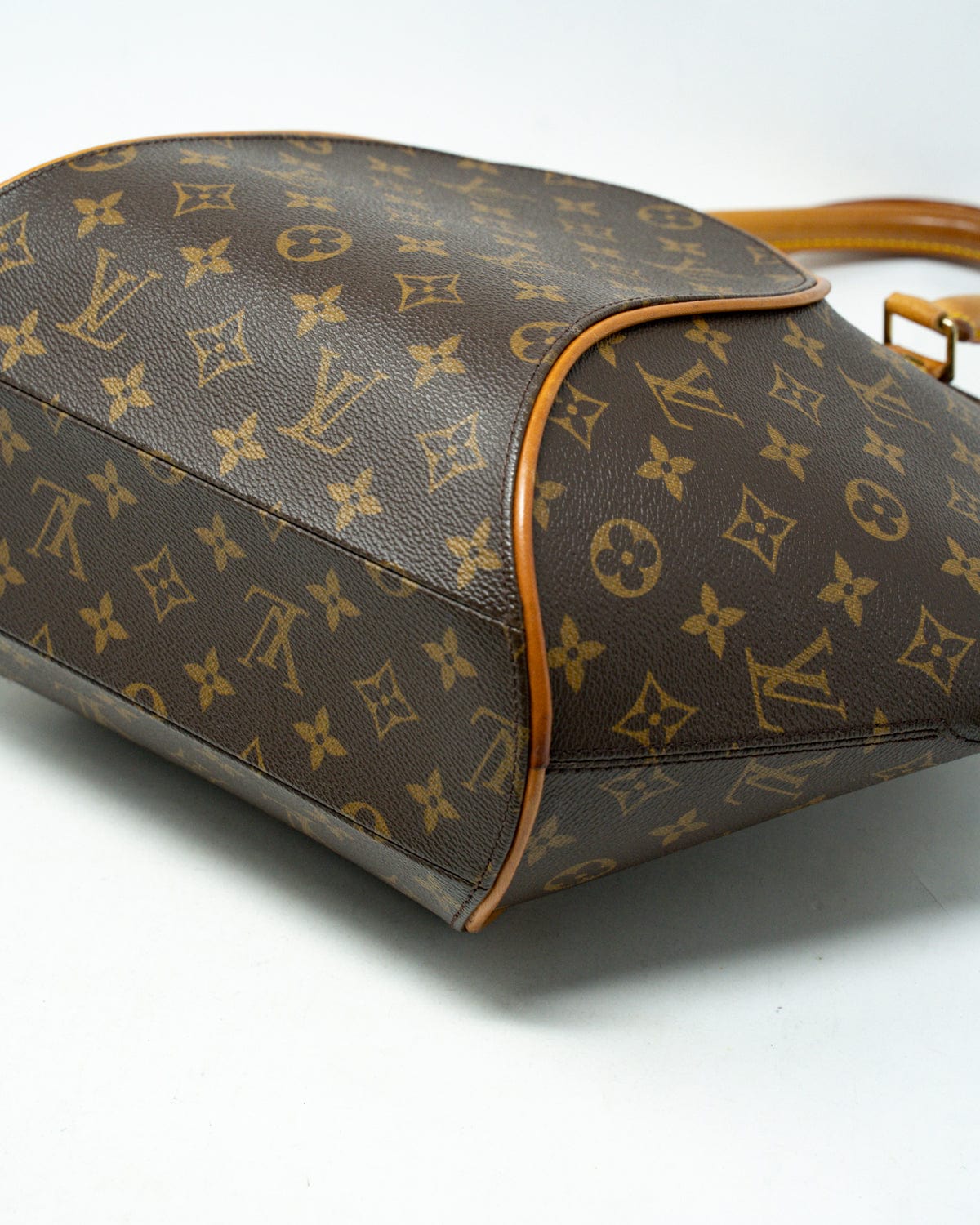 Louis Vuitton LOUIS VUITTON Monogram Ellipse MM Hand Bag - AWL3177