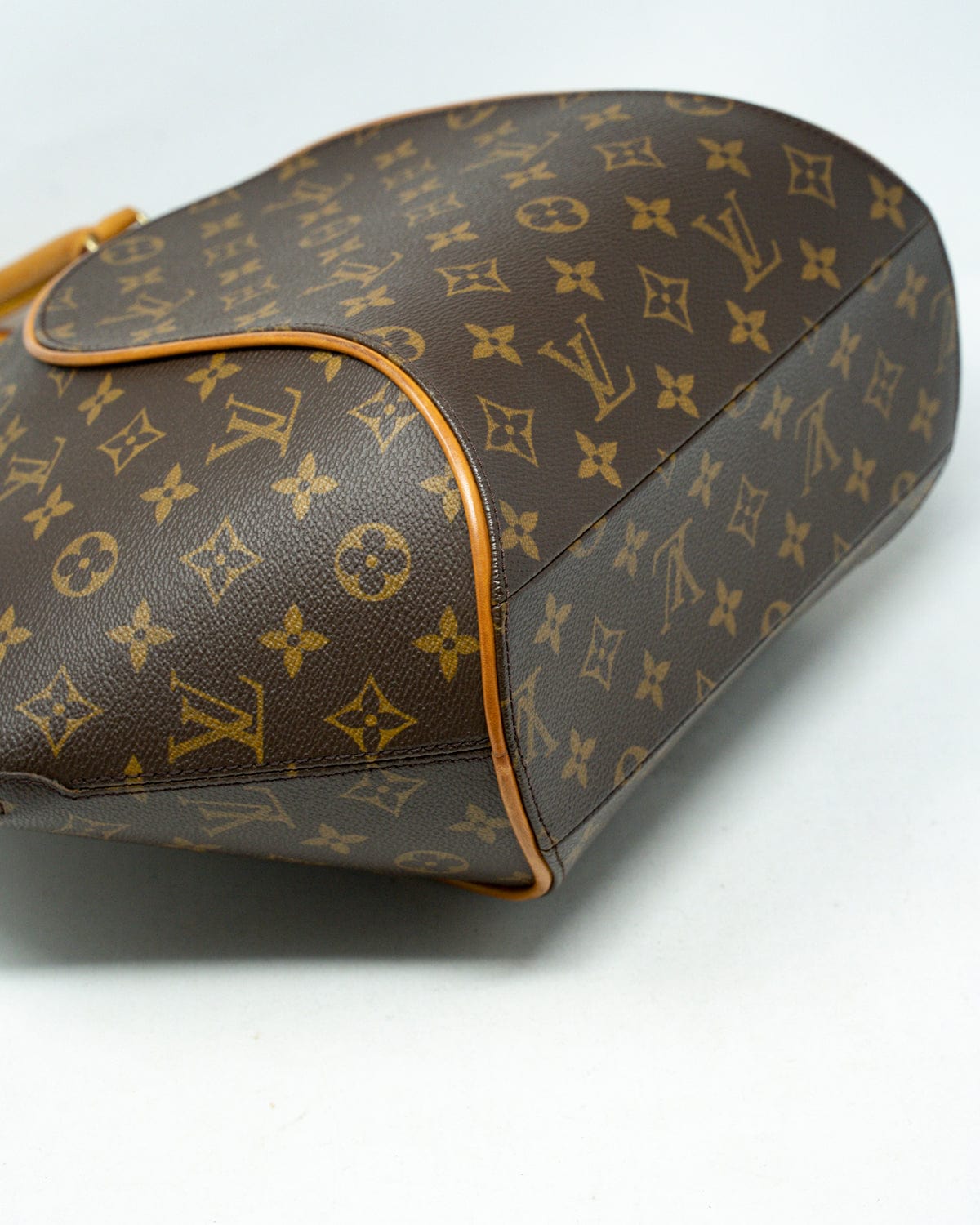 Louis Vuitton LOUIS VUITTON Monogram Ellipse MM Hand Bag - AWL3177