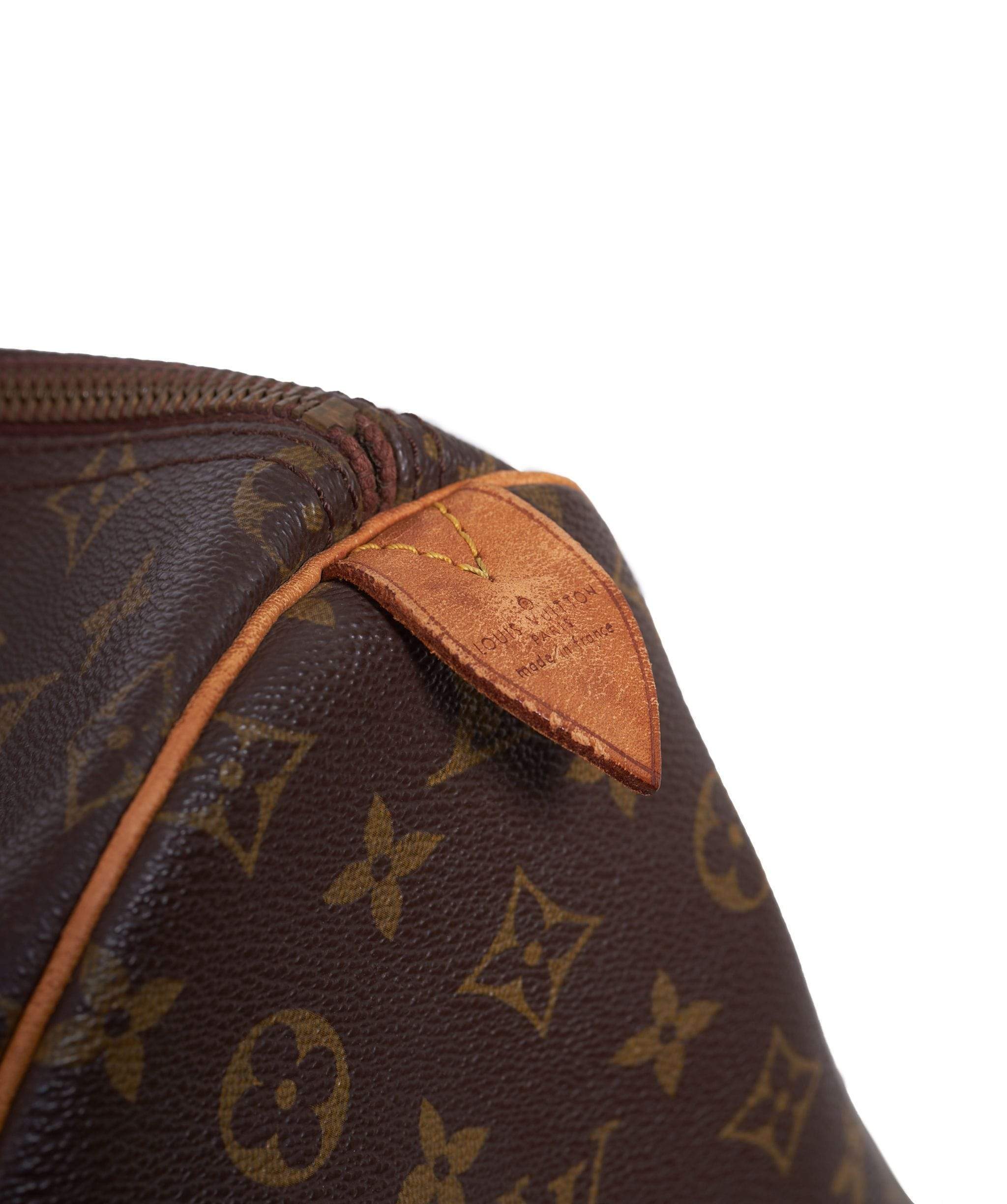 Louis Vuitton Louis Vuitton Monogram Keepall 55 MW2223