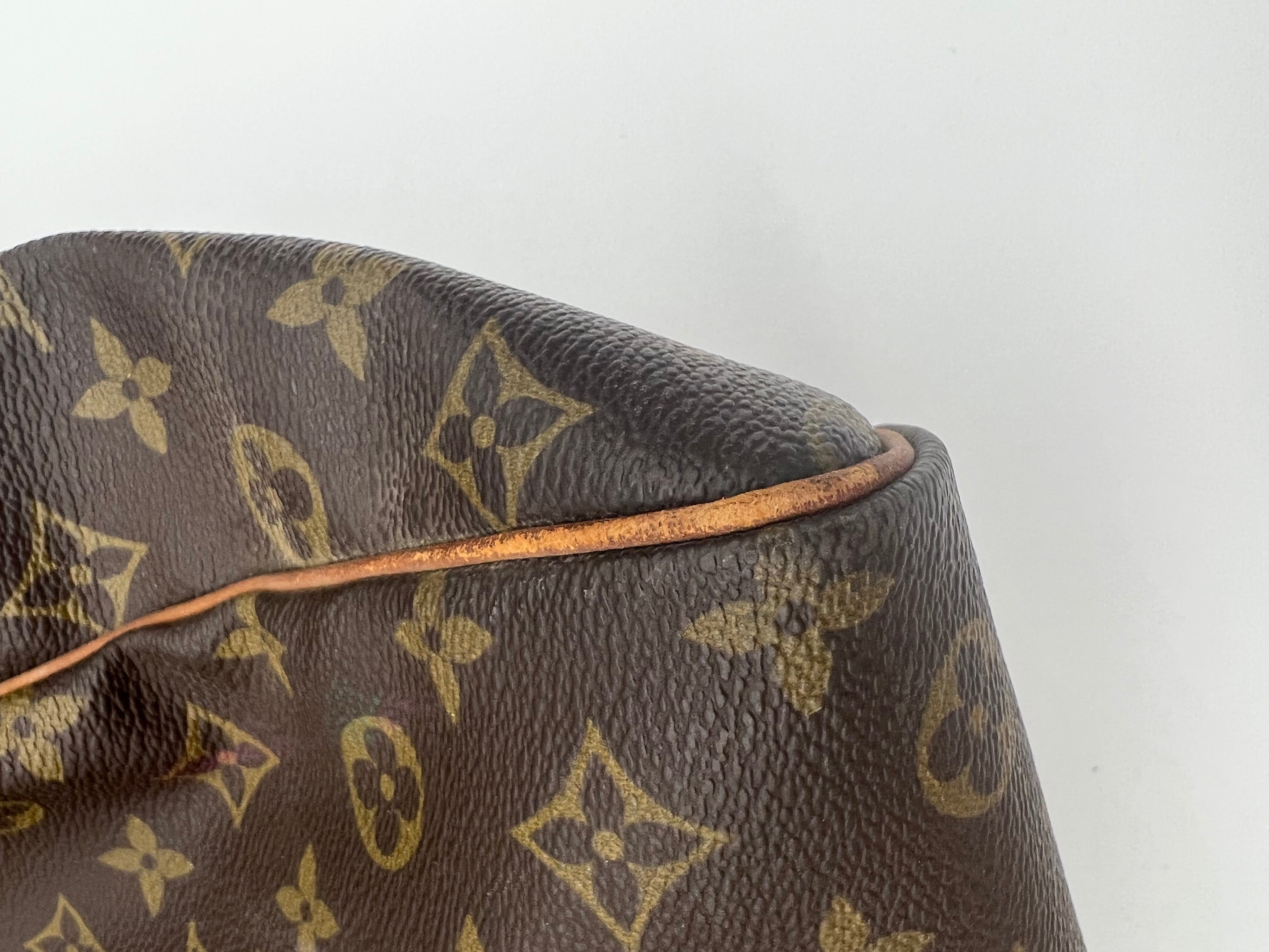 Louis Vuitton Louis Vuitton Monogram Keepall 60 - ASL2160