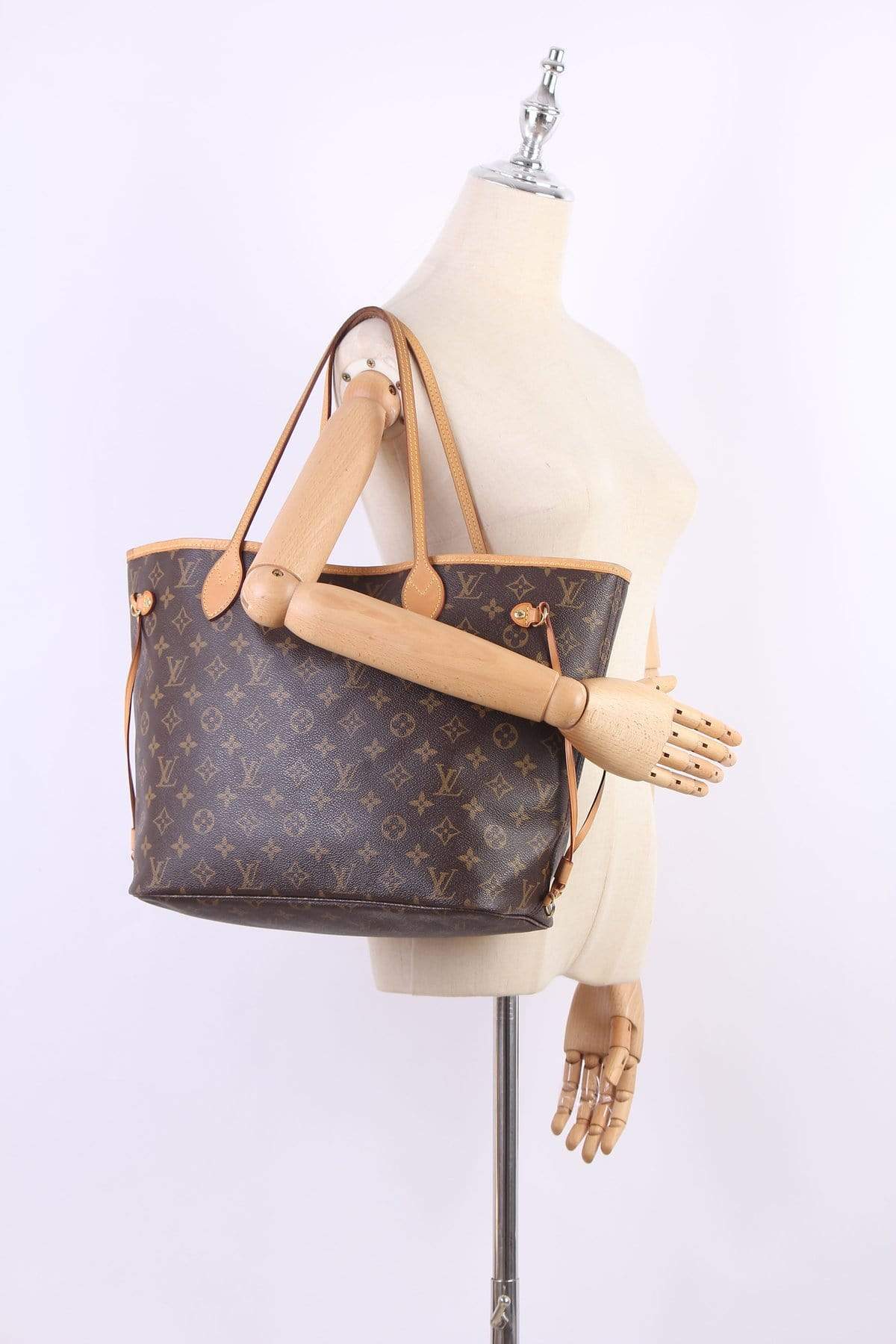 Louis Vuitton Louis Vuitton Monogram Neverfull MM with Pouch RCL1067