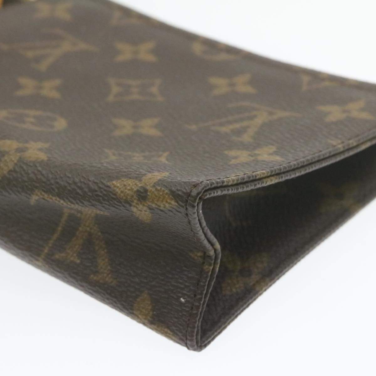 Louis Vuitton Louis Vuitton Monogram Poche Toilette 15 MW2218