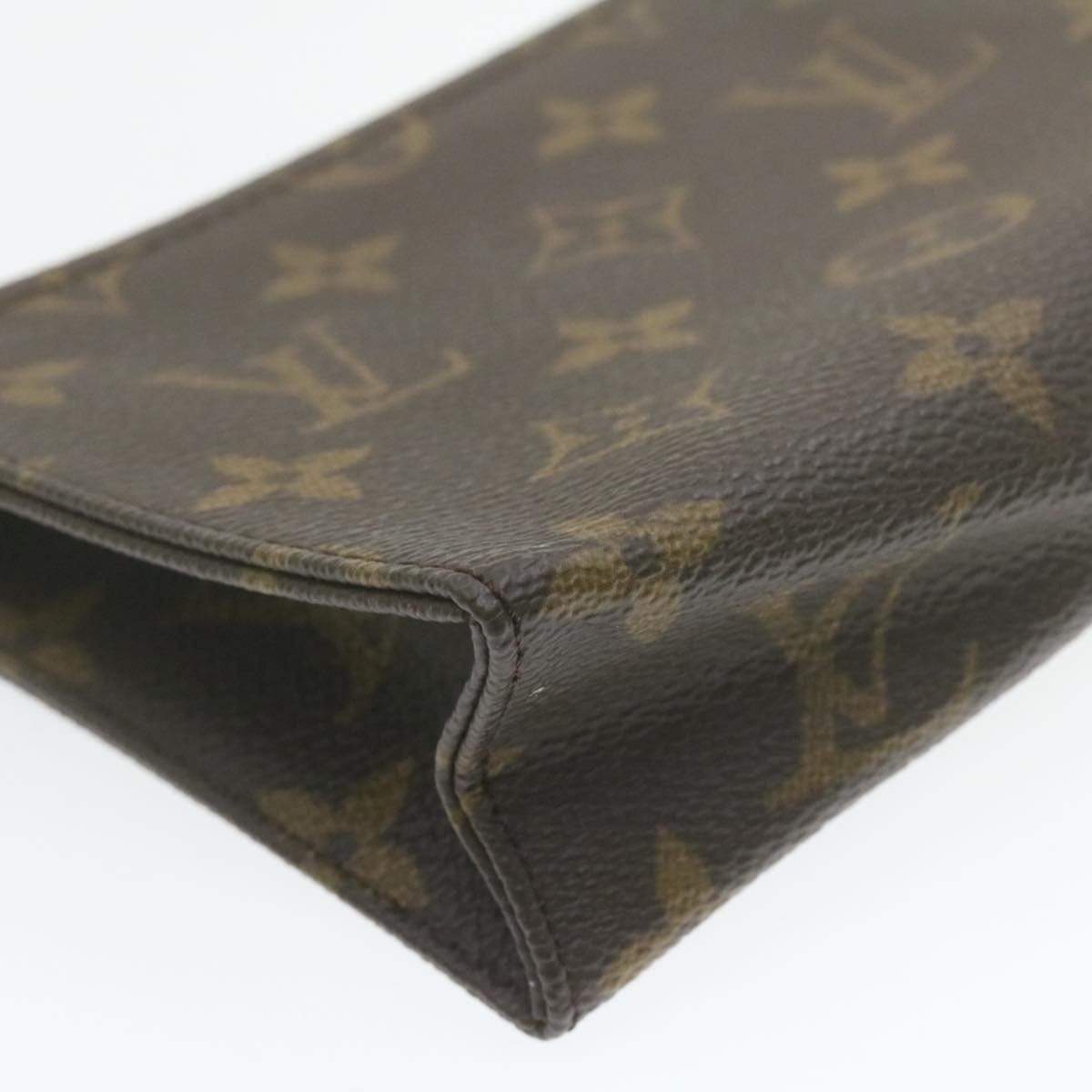 Louis Vuitton Louis Vuitton Monogram Poche Toilette 15 MW2218