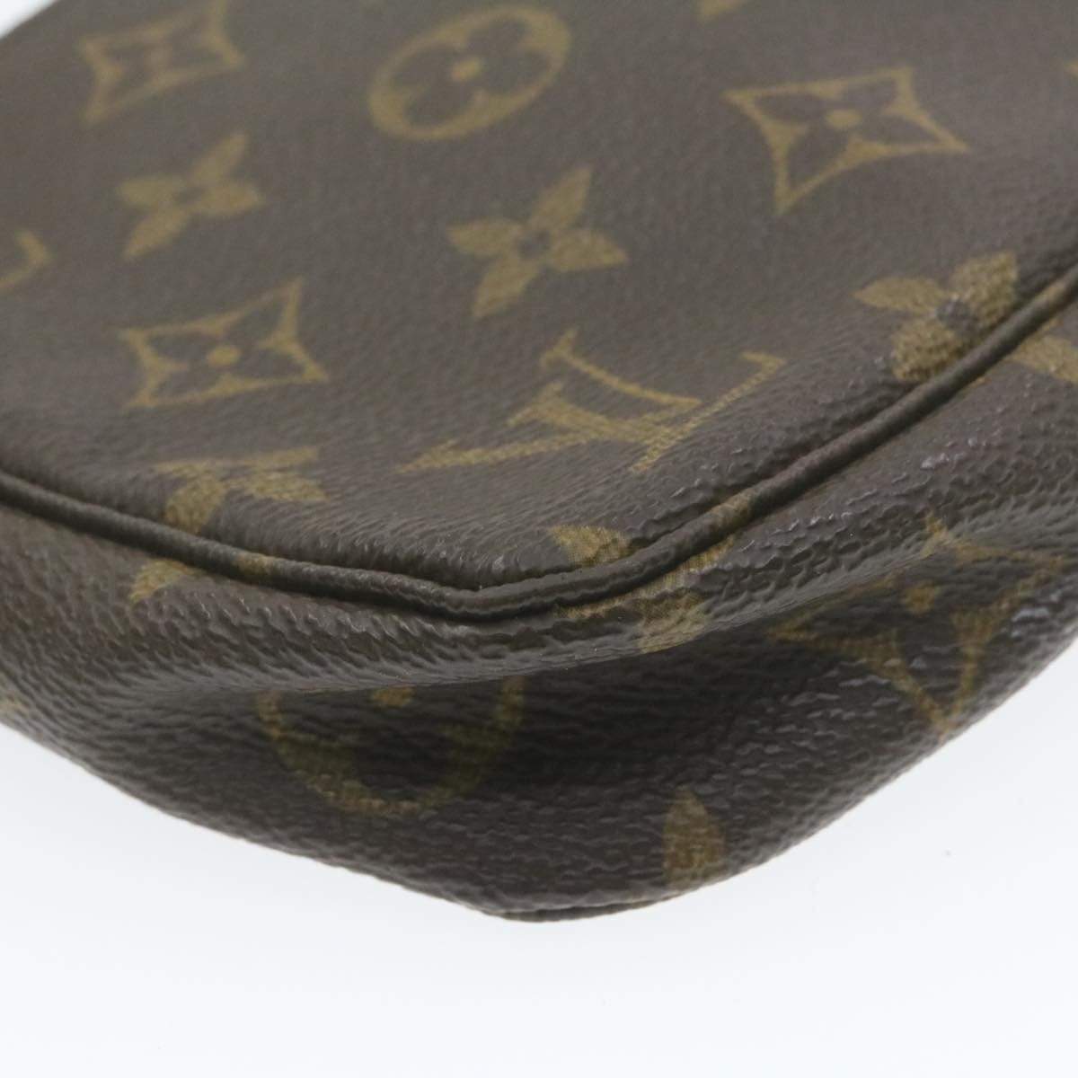 Louis Vuitton Louis Vuitton Monogram Pochette Accessoires MW2216