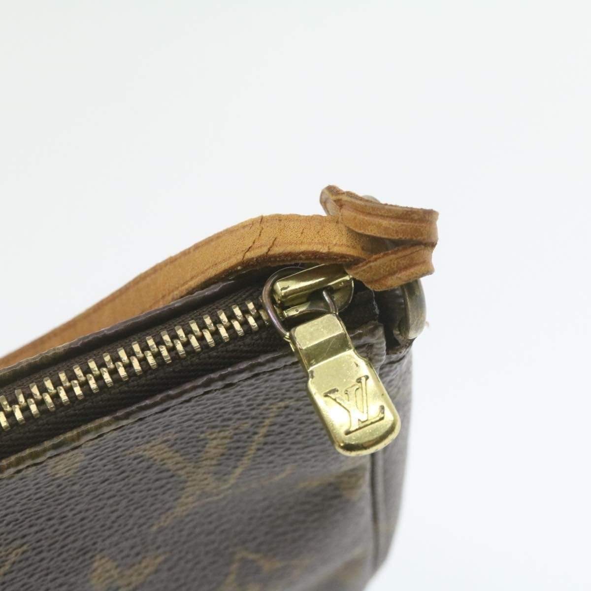 Louis Vuitton Louis Vuitton Monogram Pochette Accessoires MW2216