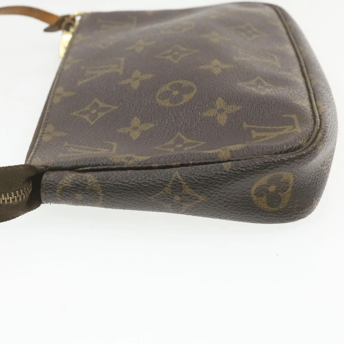 Louis Vuitton Louis Vuitton Monogram Pochette Accessoires Pochette AR0081