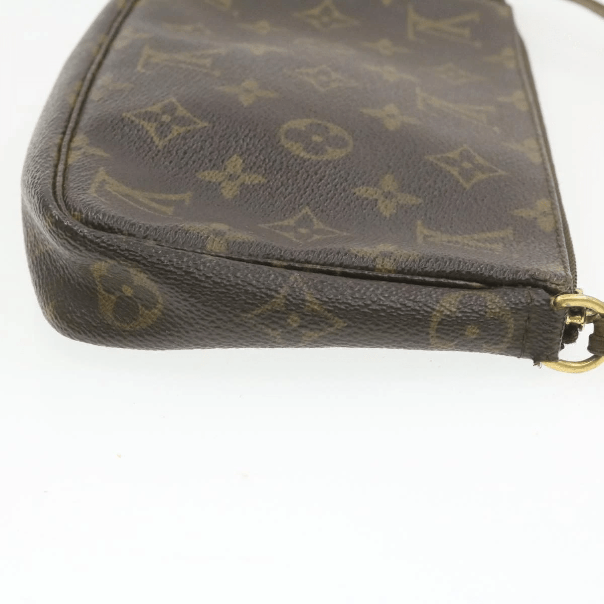 Louis Vuitton Louis Vuitton Monogram Pochette Accessoires Pochette AR0081