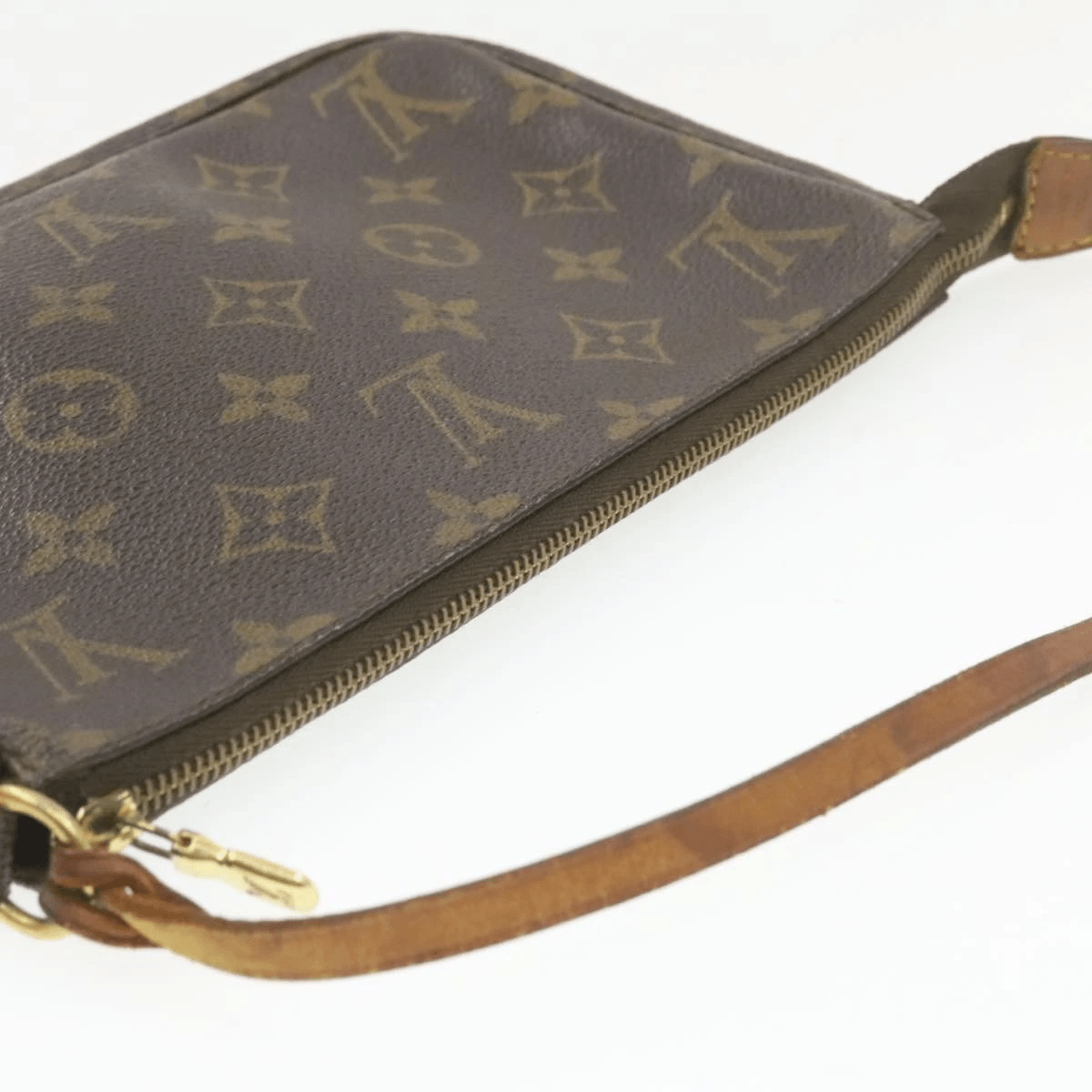 Louis Vuitton Louis Vuitton Monogram Pochette Accessoires Pochette AR0081