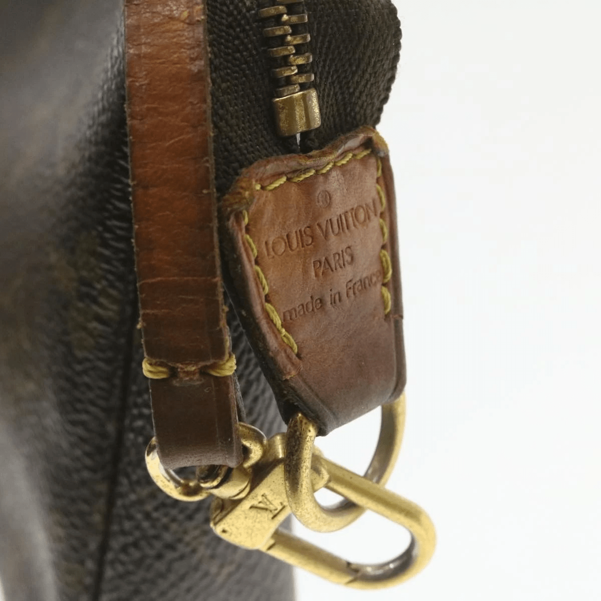 Louis Vuitton Louis Vuitton Monogram Pochette Accessoires Pochette AR0081