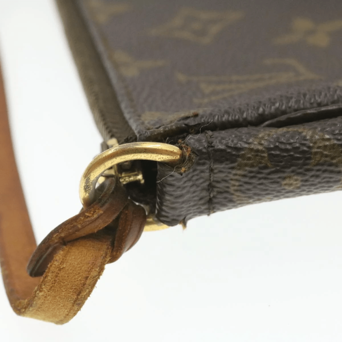 Louis Vuitton Louis Vuitton Monogram Pochette Accessoires Pochette AR0081