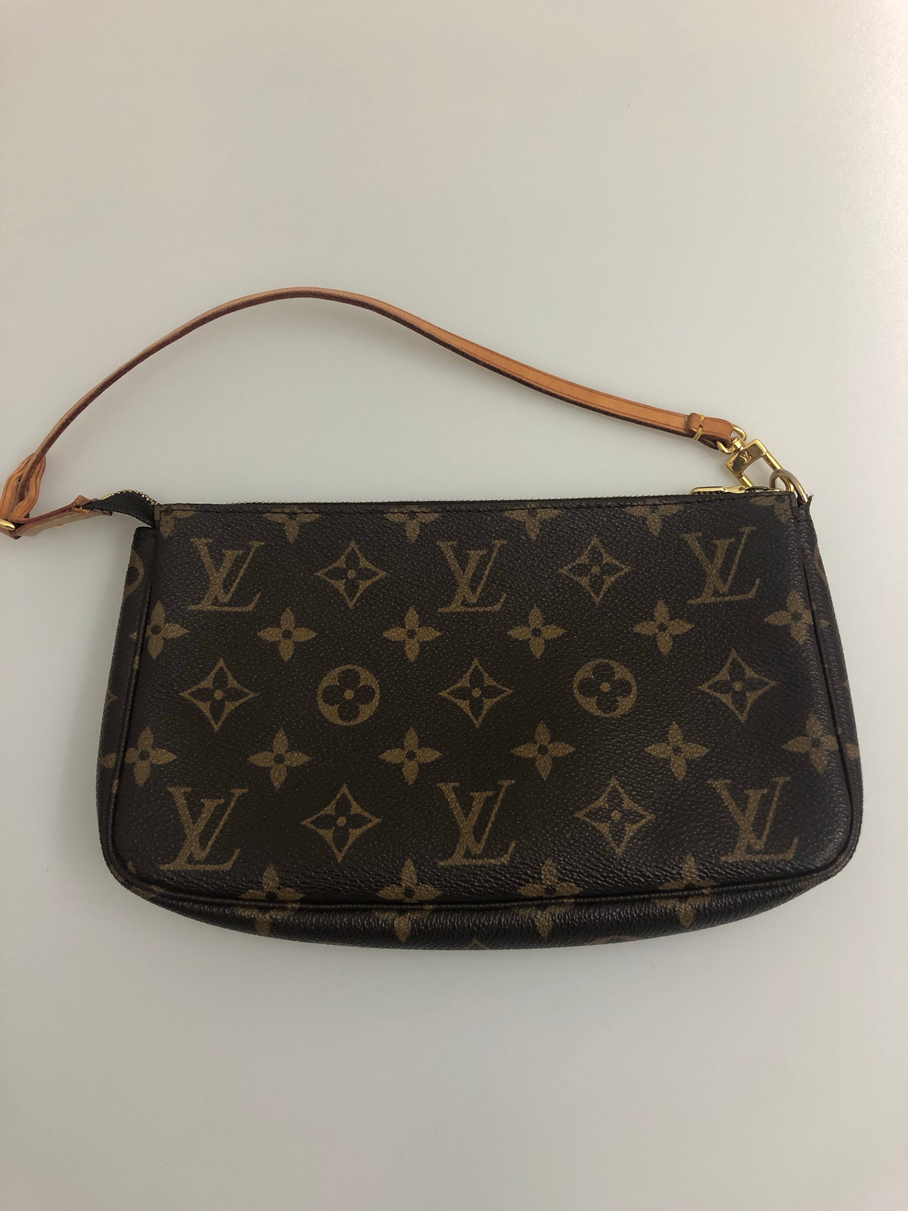 Louis Vuitton Louis Vuitton Monogram Pochette - AWL2129