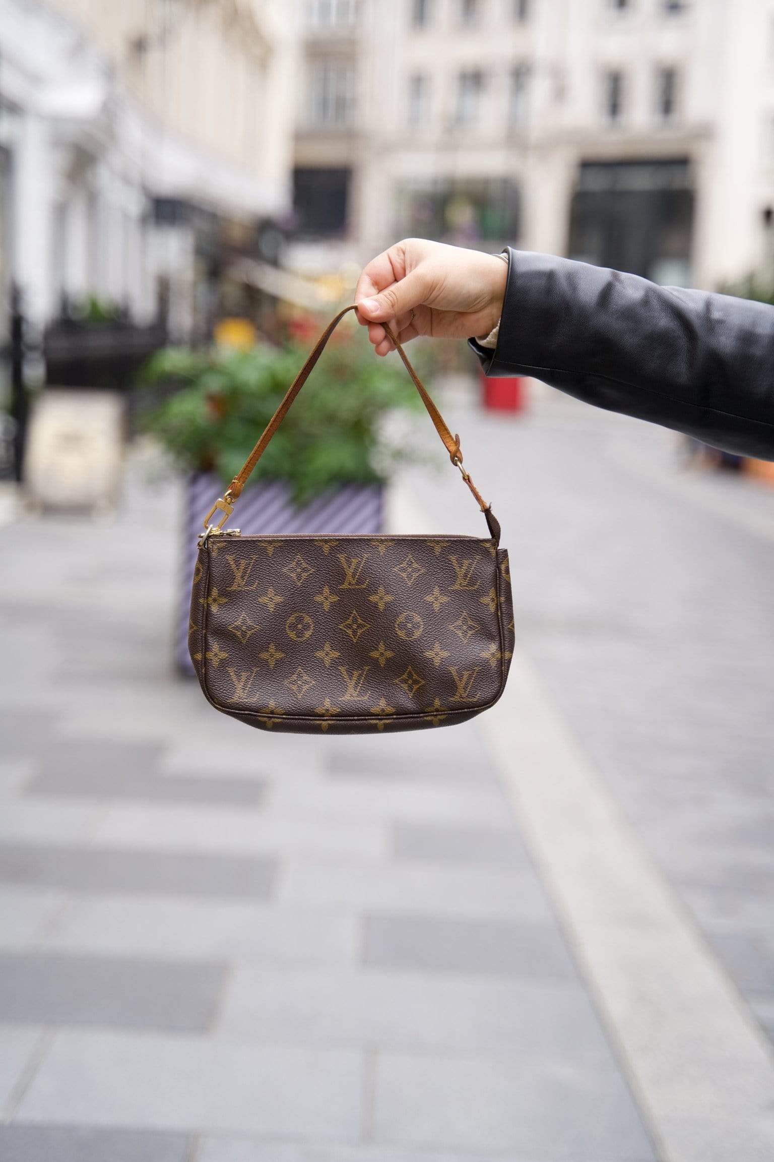 Louis Vuitton LOUIS VUITTON Monogram Pochette Bag  - AWL1679