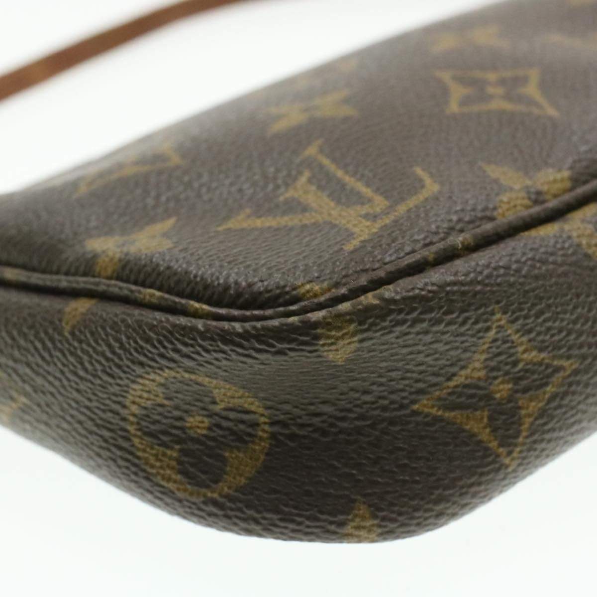 Louis Vuitton LOUIS VUITTON Monogram Pochette VI1929