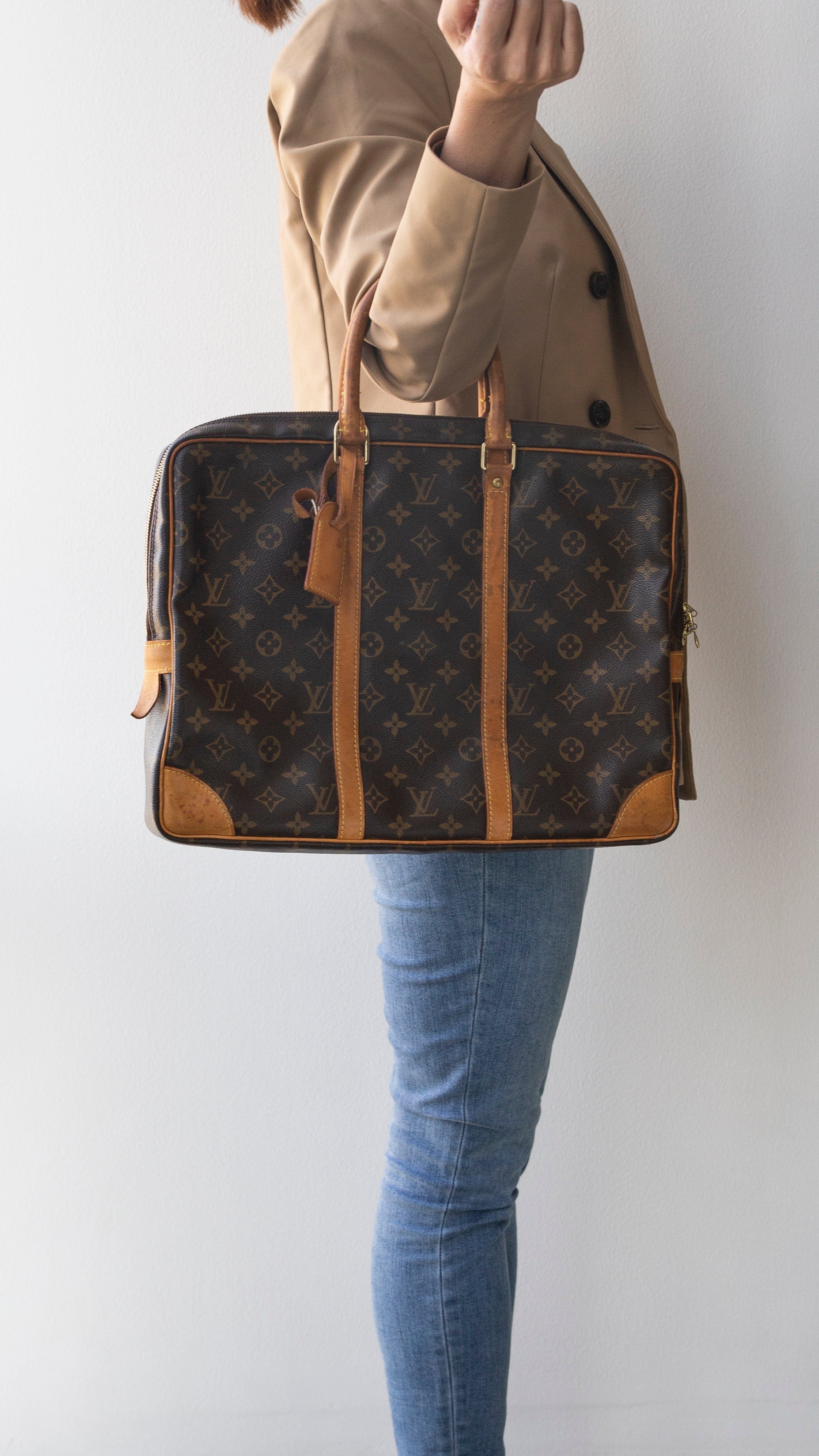 Louis Vuitton Louis Vuitton Monogram Porte Documents Voyage - RJL1172