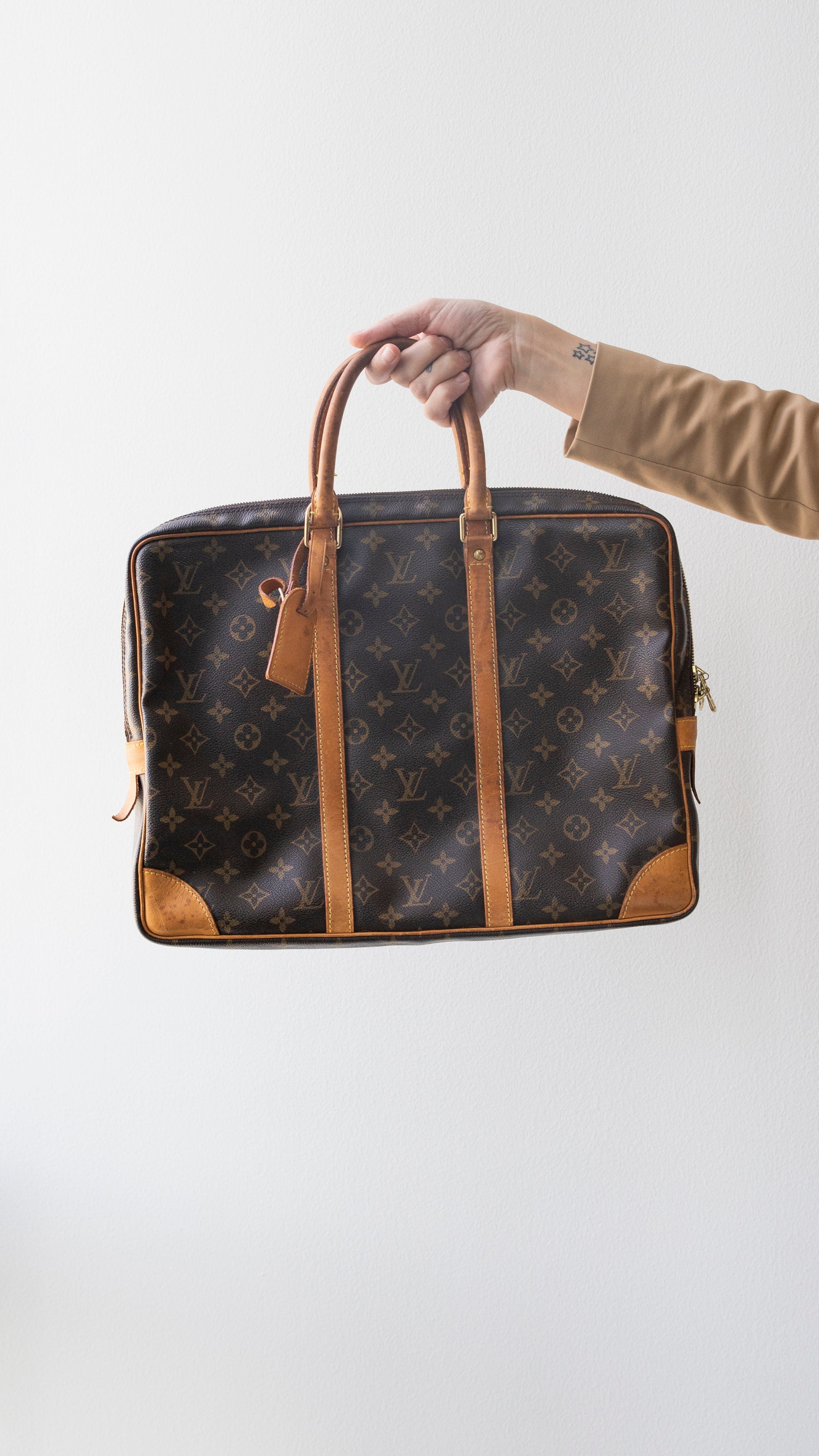 Louis Vuitton Louis Vuitton Monogram Porte Documents Voyage - RJL1172