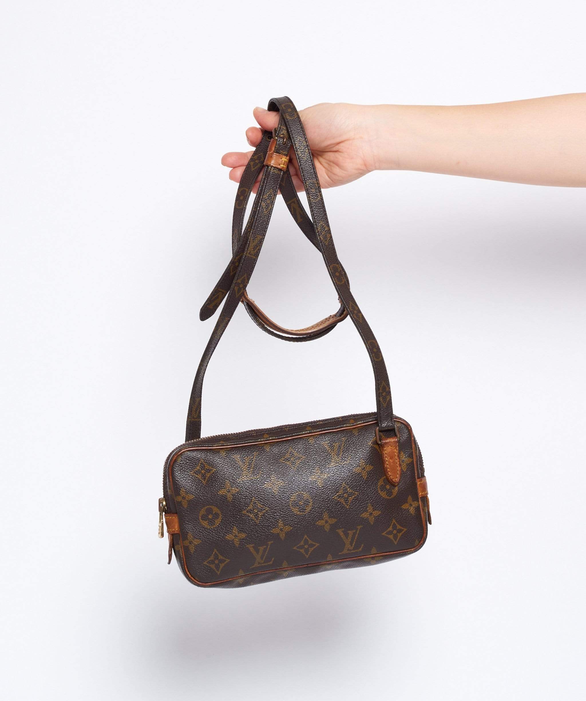 Louis Vuitton LOUIS VUITTON Monogram 
Shoulder Bag TH8911