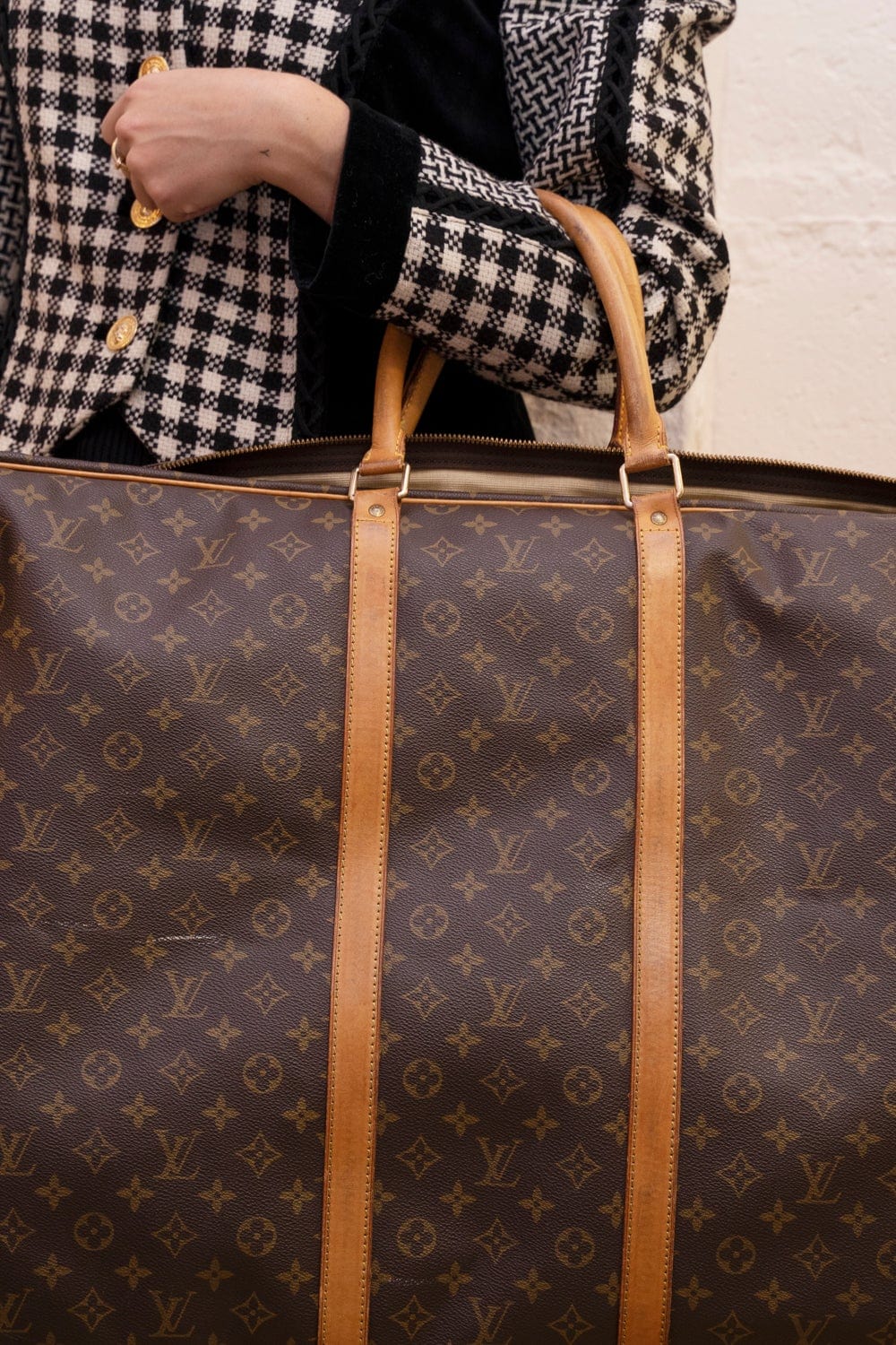 Louis Vuitton Louis Vuitton Monogram Sirius 70 - AGL1572